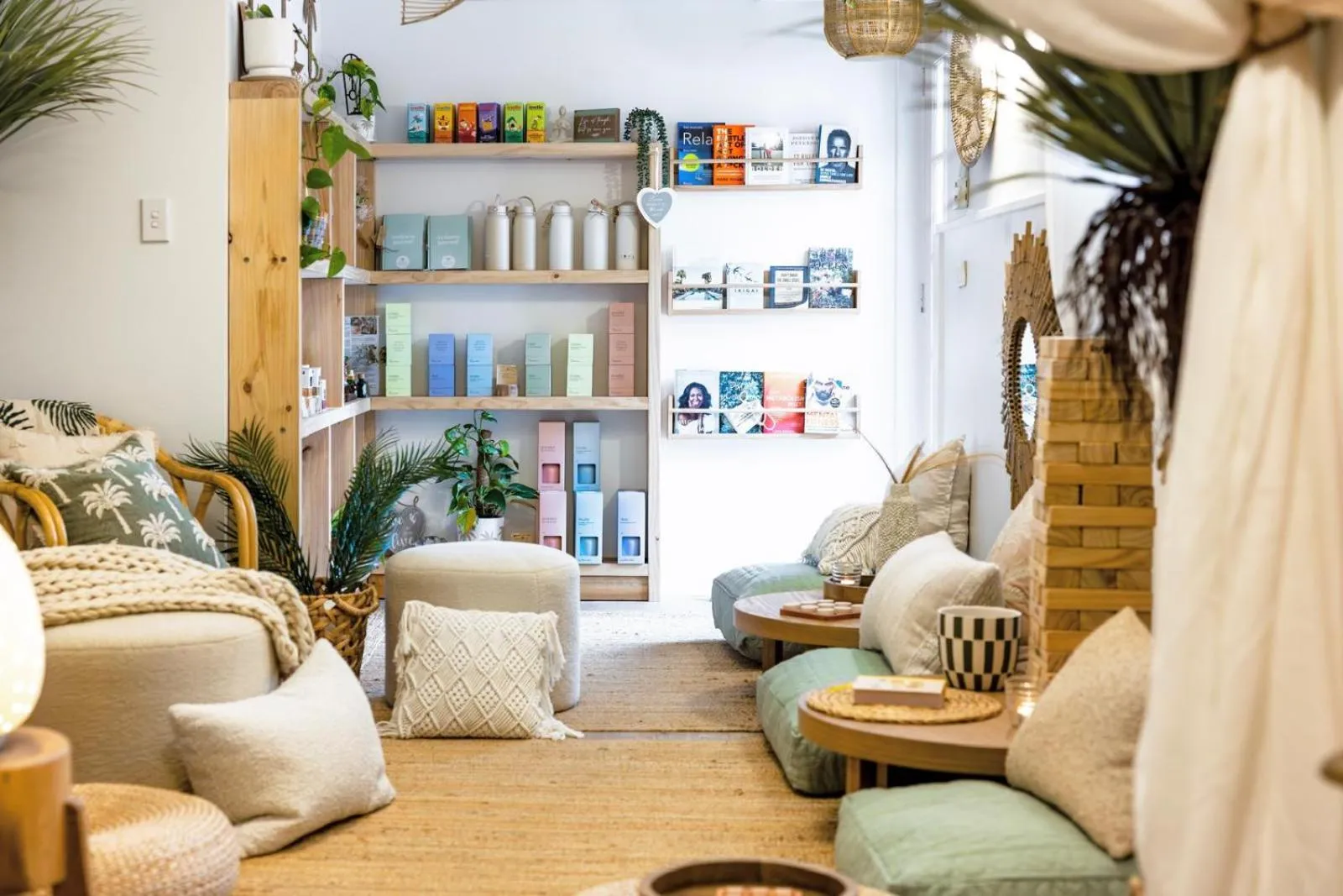 Communal lounge/ TV room in Barossa Palms Motel