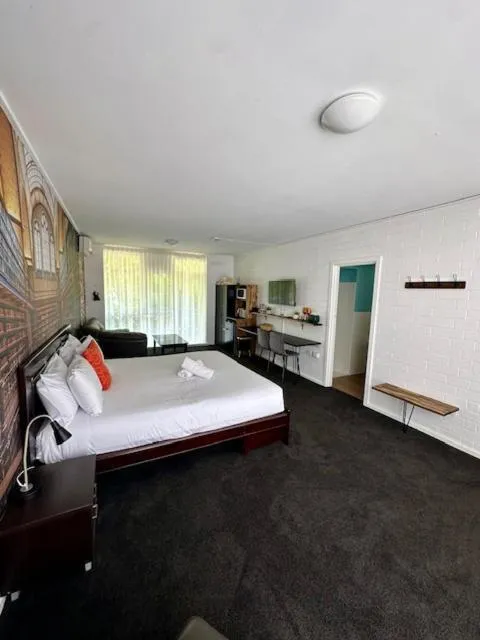 Bedroom, Bed in Lyndoch Hill