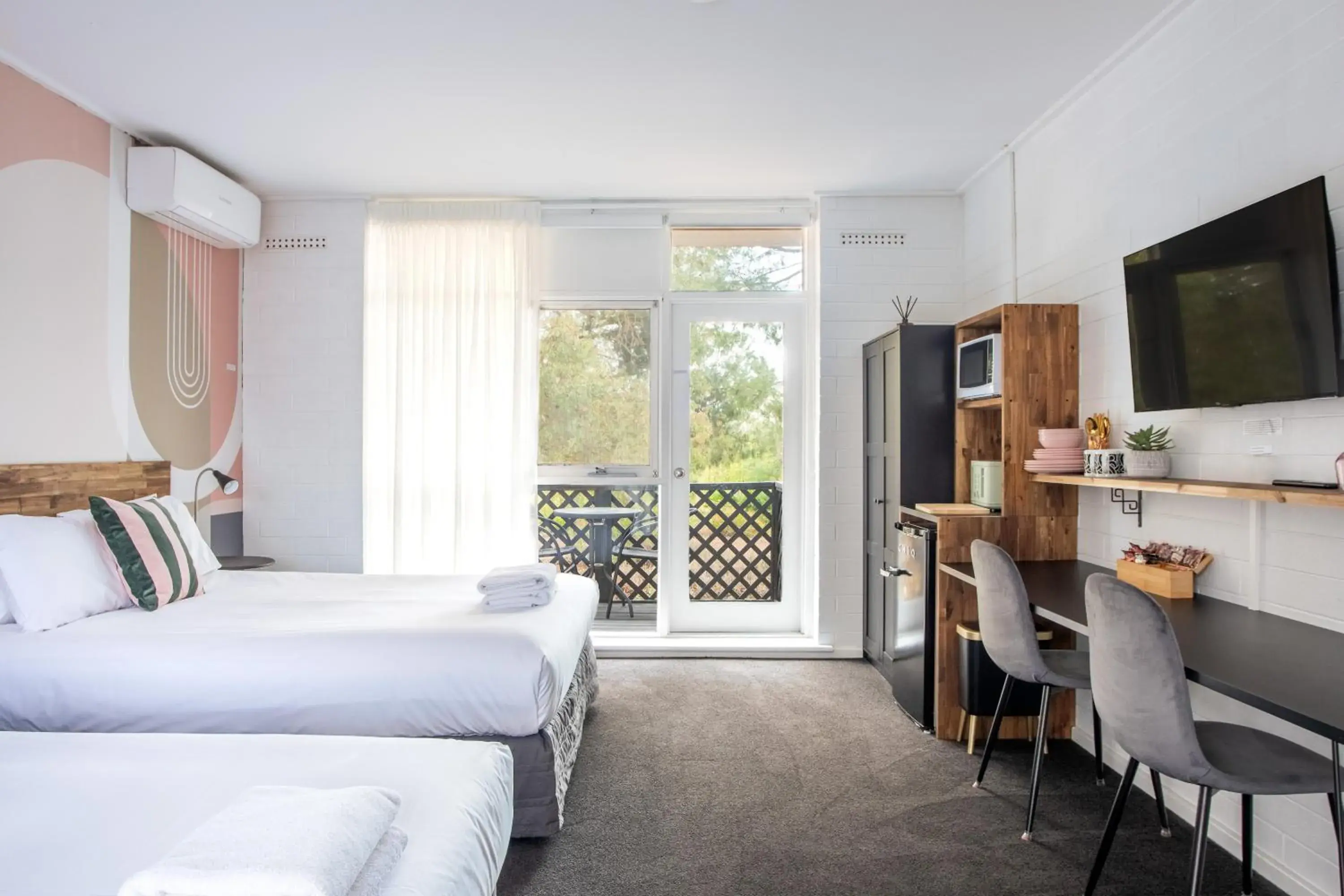 Photo of the whole room, Bed in The Lyndoch Motel Photo of the whole room, Bed in The Lyndoch Motel