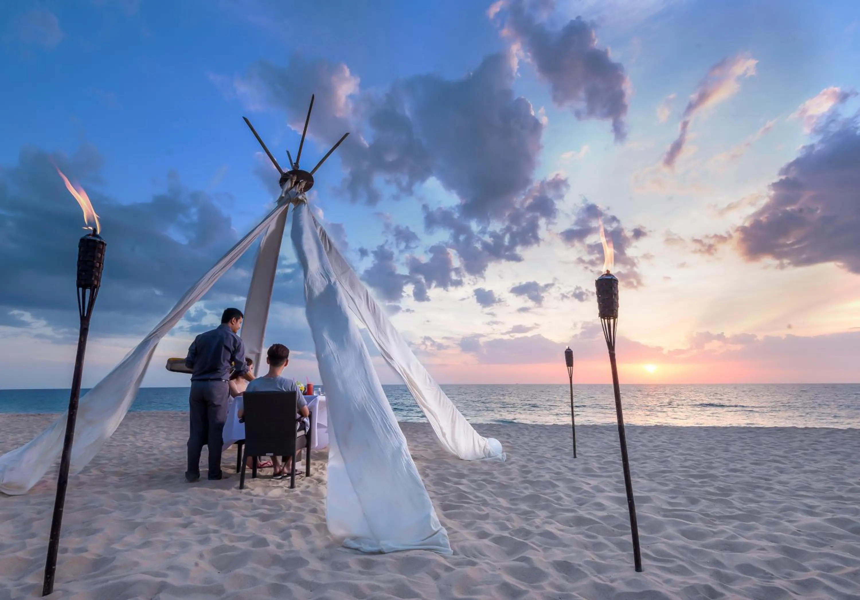 Restaurant/places to eat in Aleenta Phuket - Phang Nga - The Leading Hotels of the World