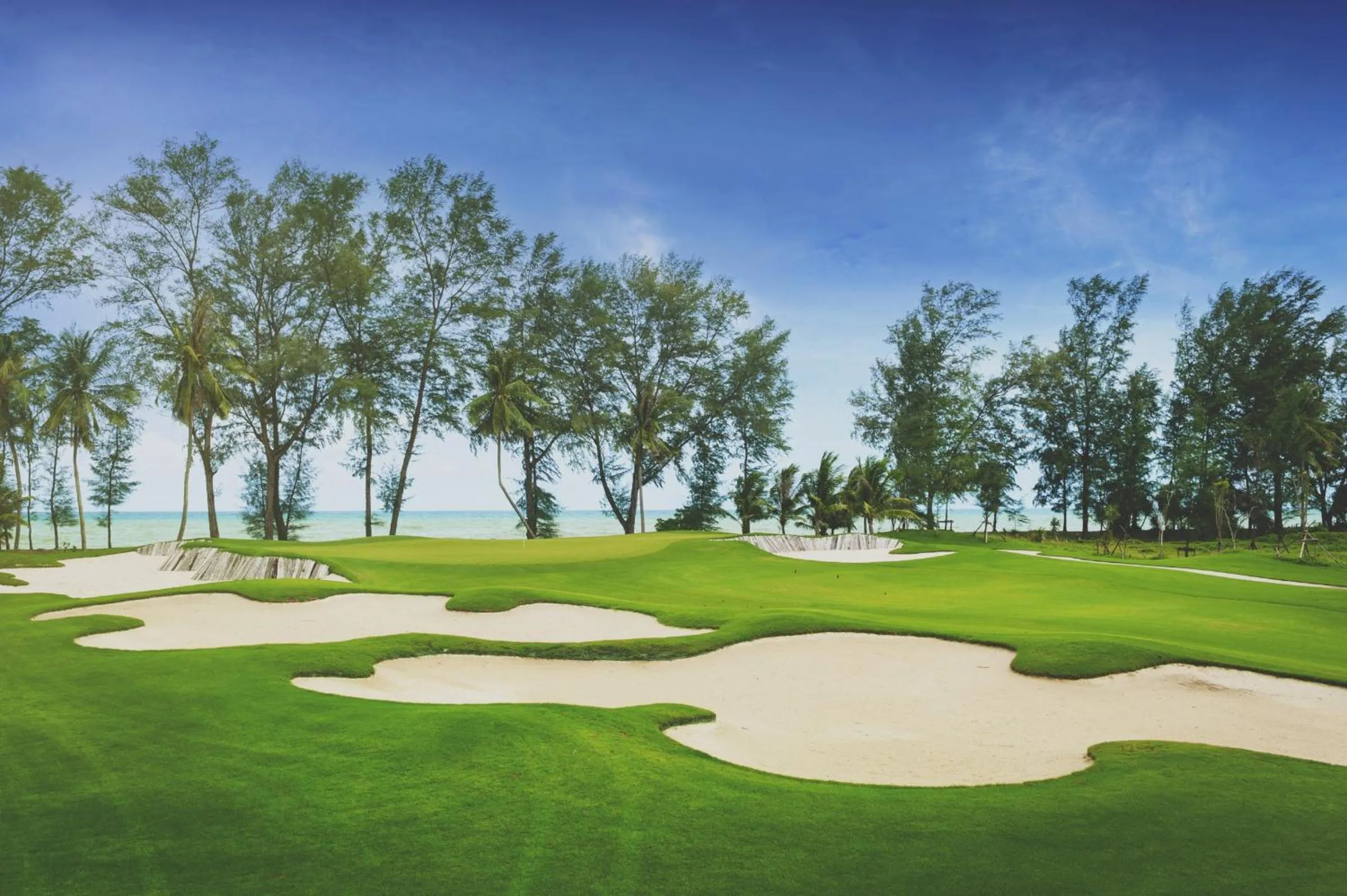 Golfcourse in Aleenta Phuket - Phang Nga - The Leading Hotels of the World