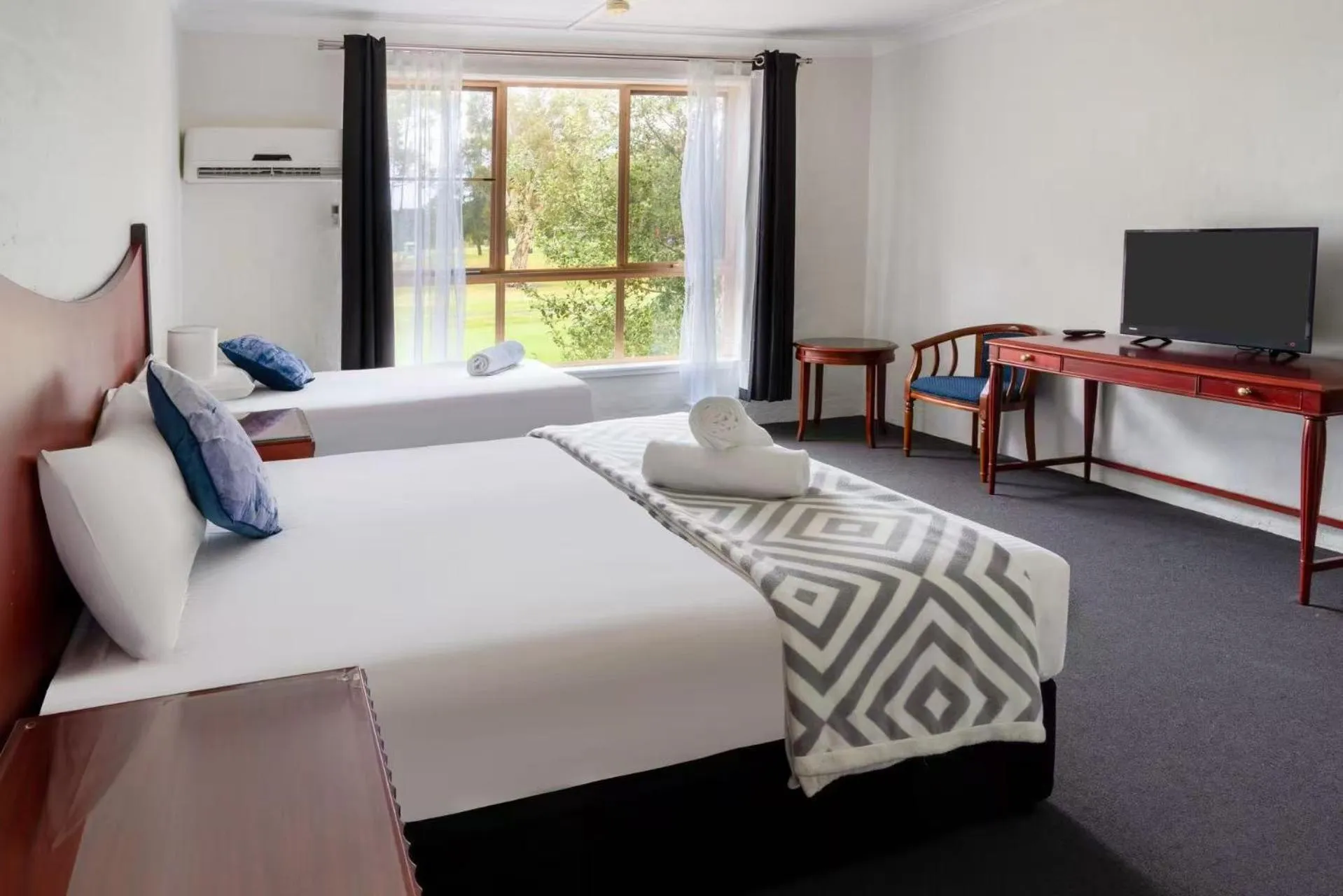 Bedroom, Bed in Golf Place Inn Wollongong