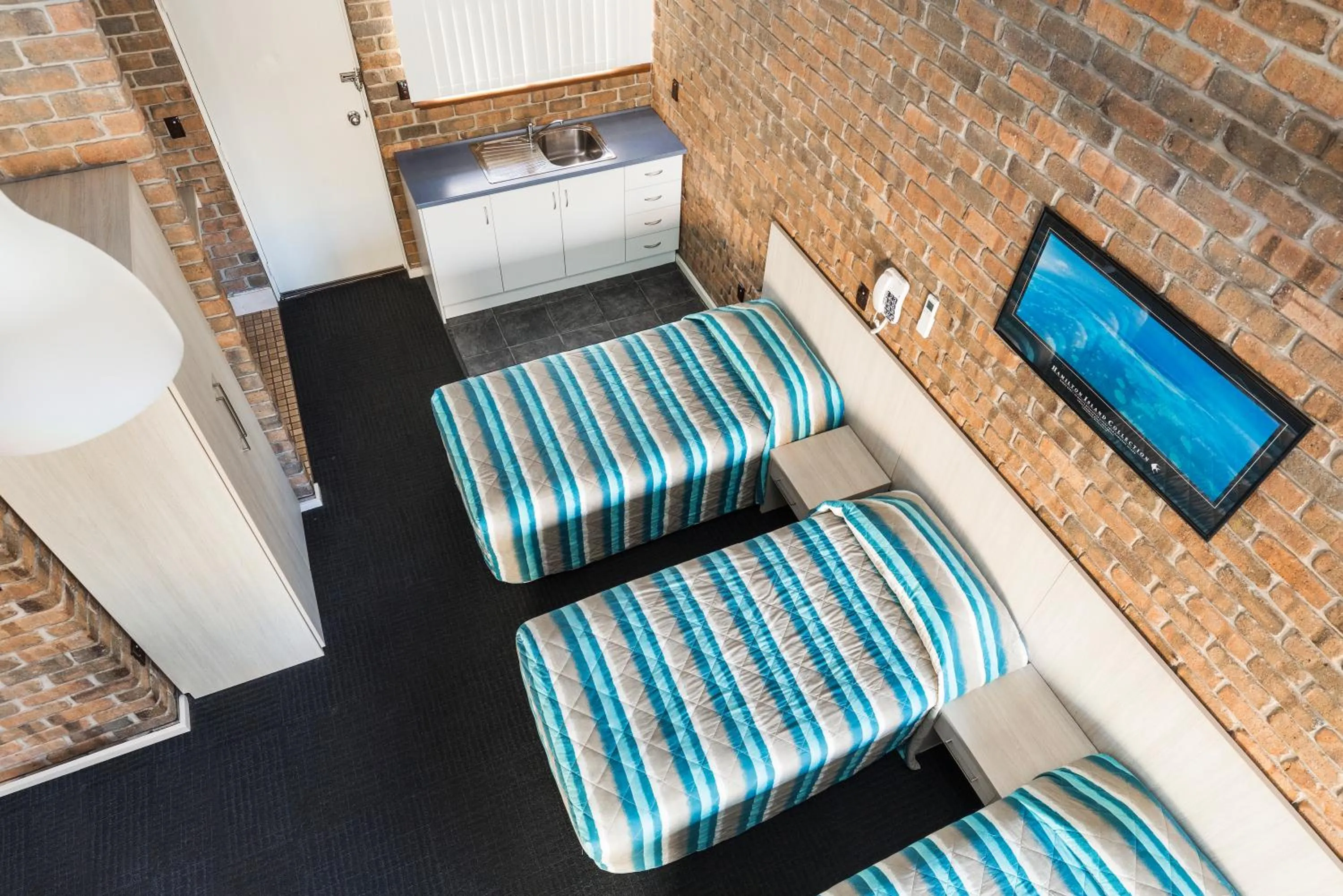 Bed in Marion Motel and Apartments