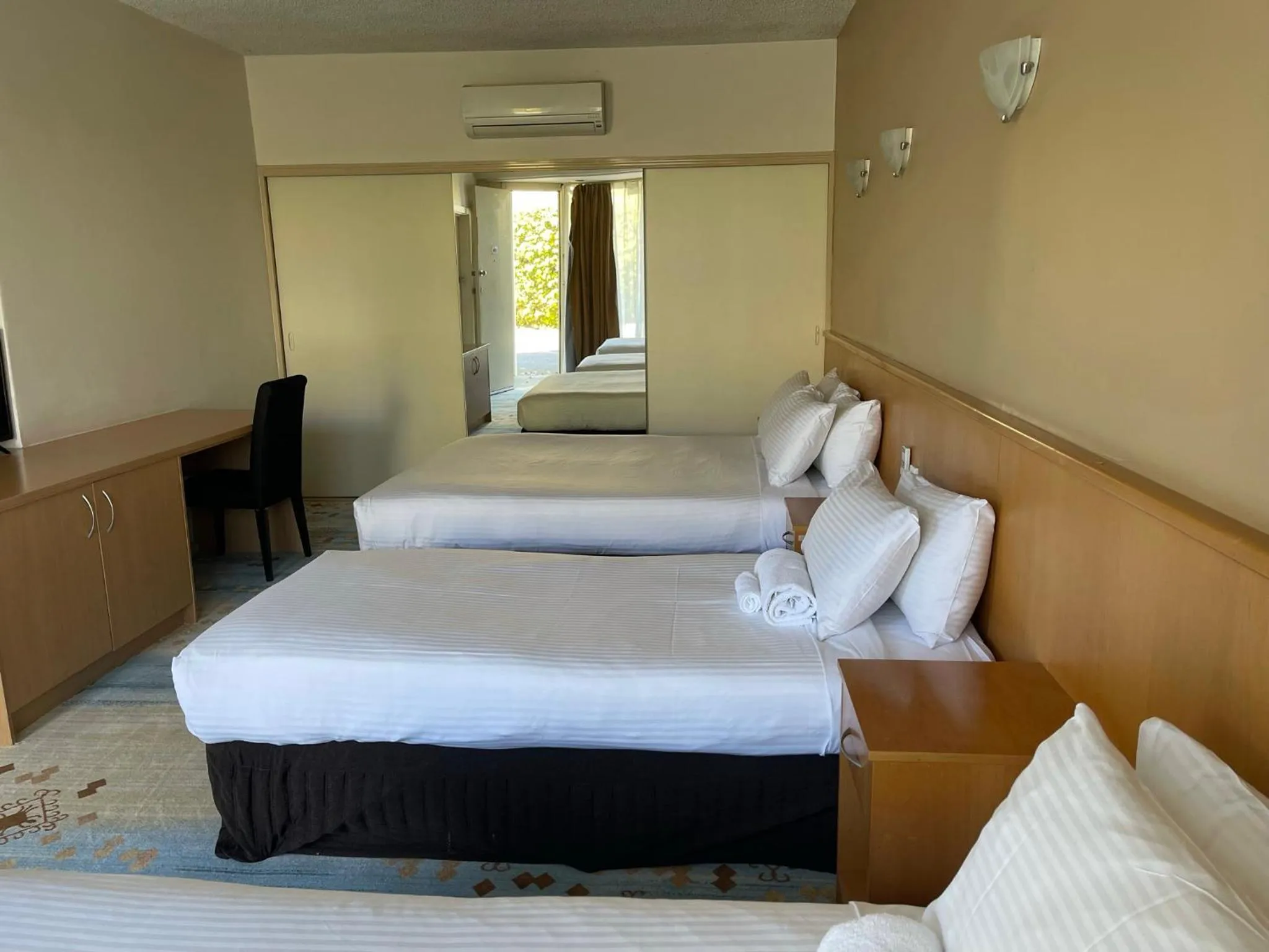 Bed in Haven Marina Motel