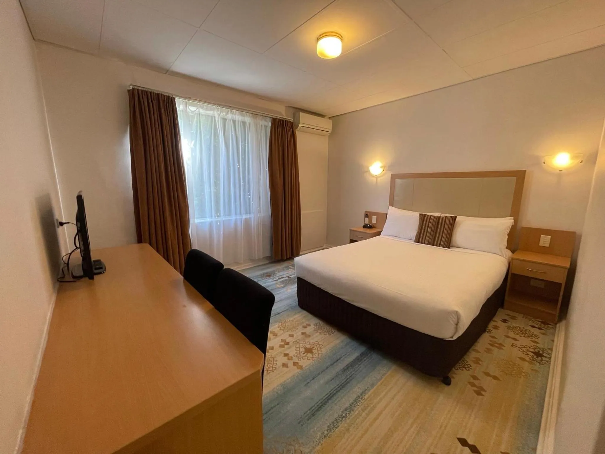 Bed in Haven Marina Motel