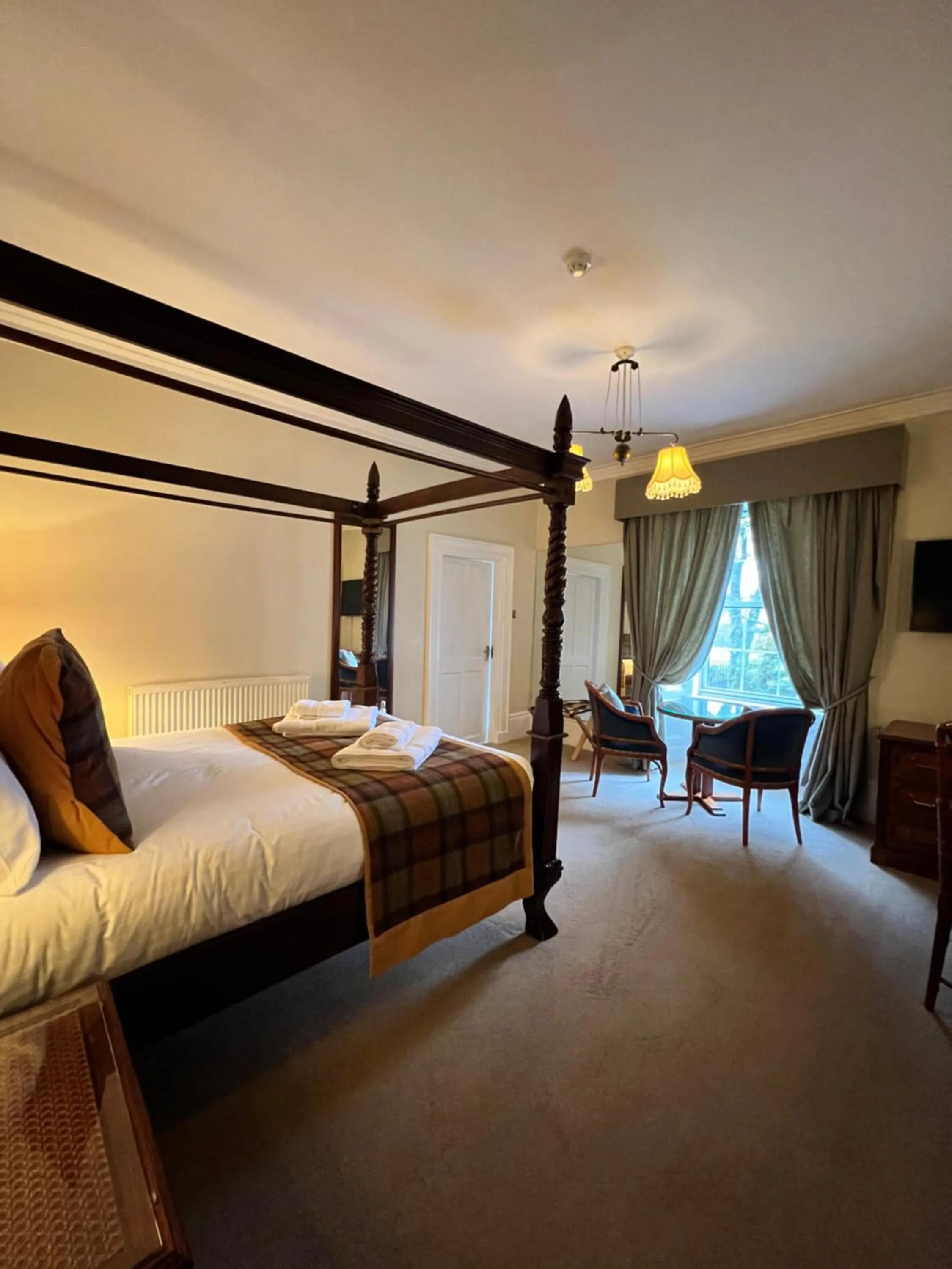 Bed in Greshornish House Hotel