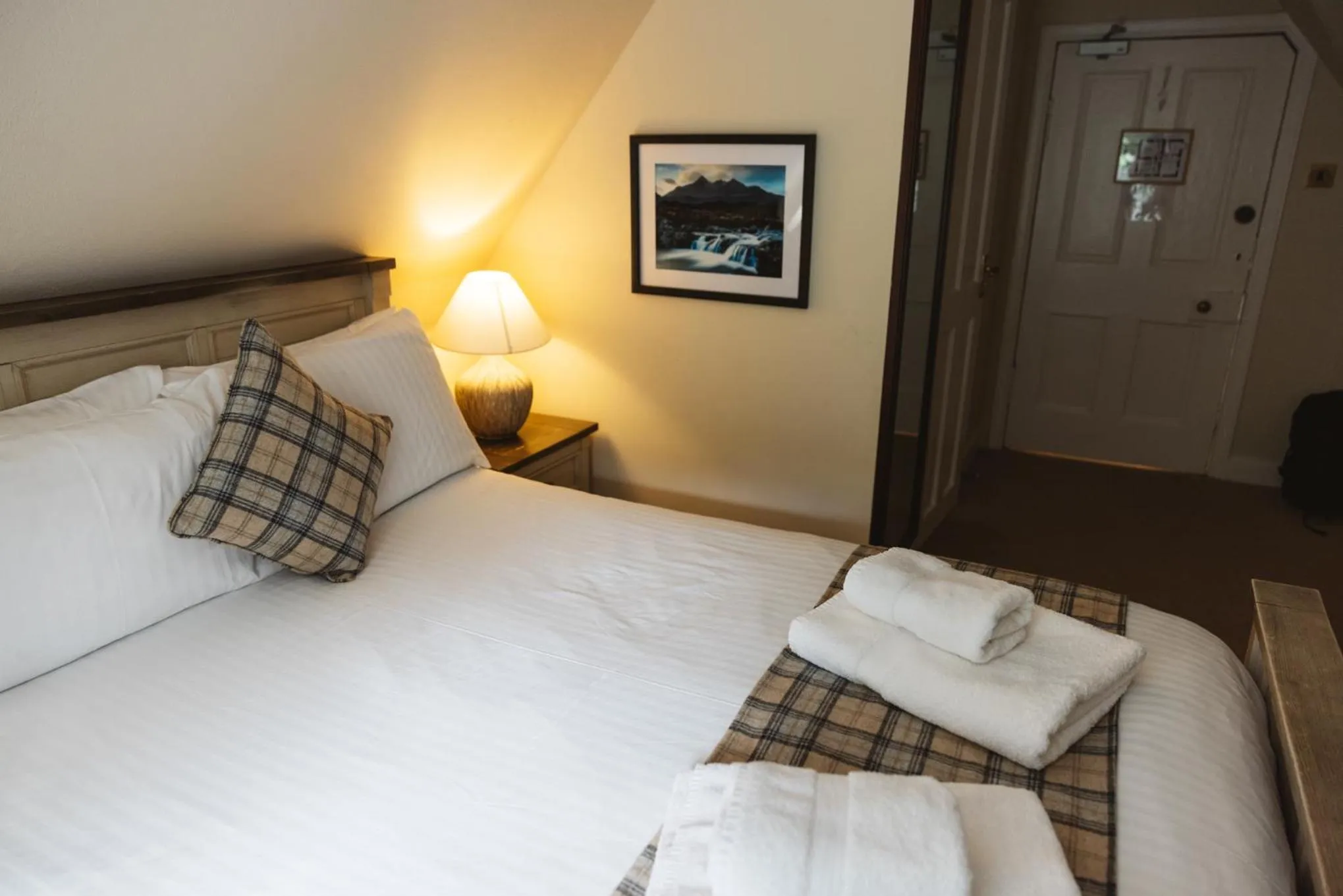 Bed in Greshornish House Hotel