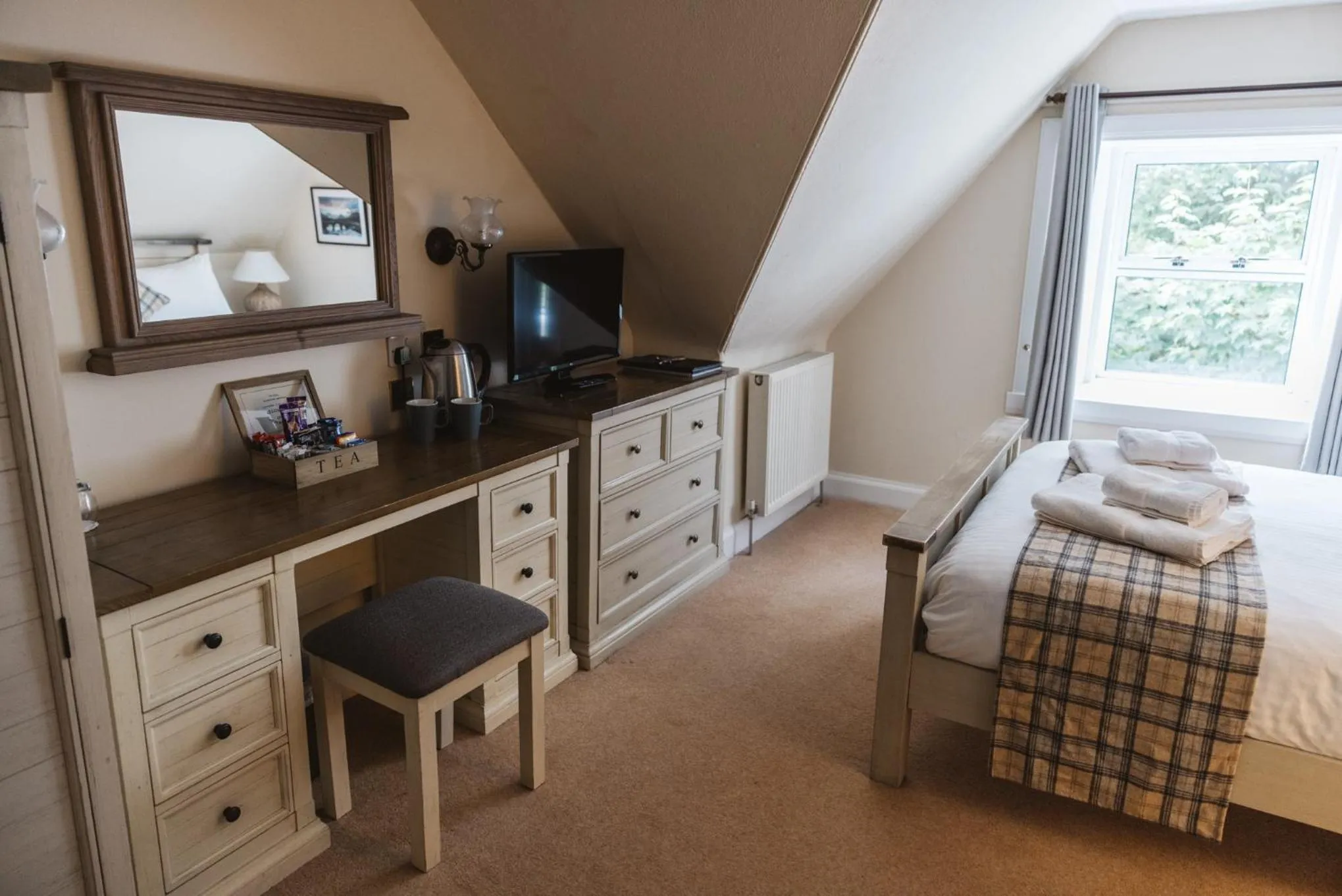 Bed in Greshornish House Hotel