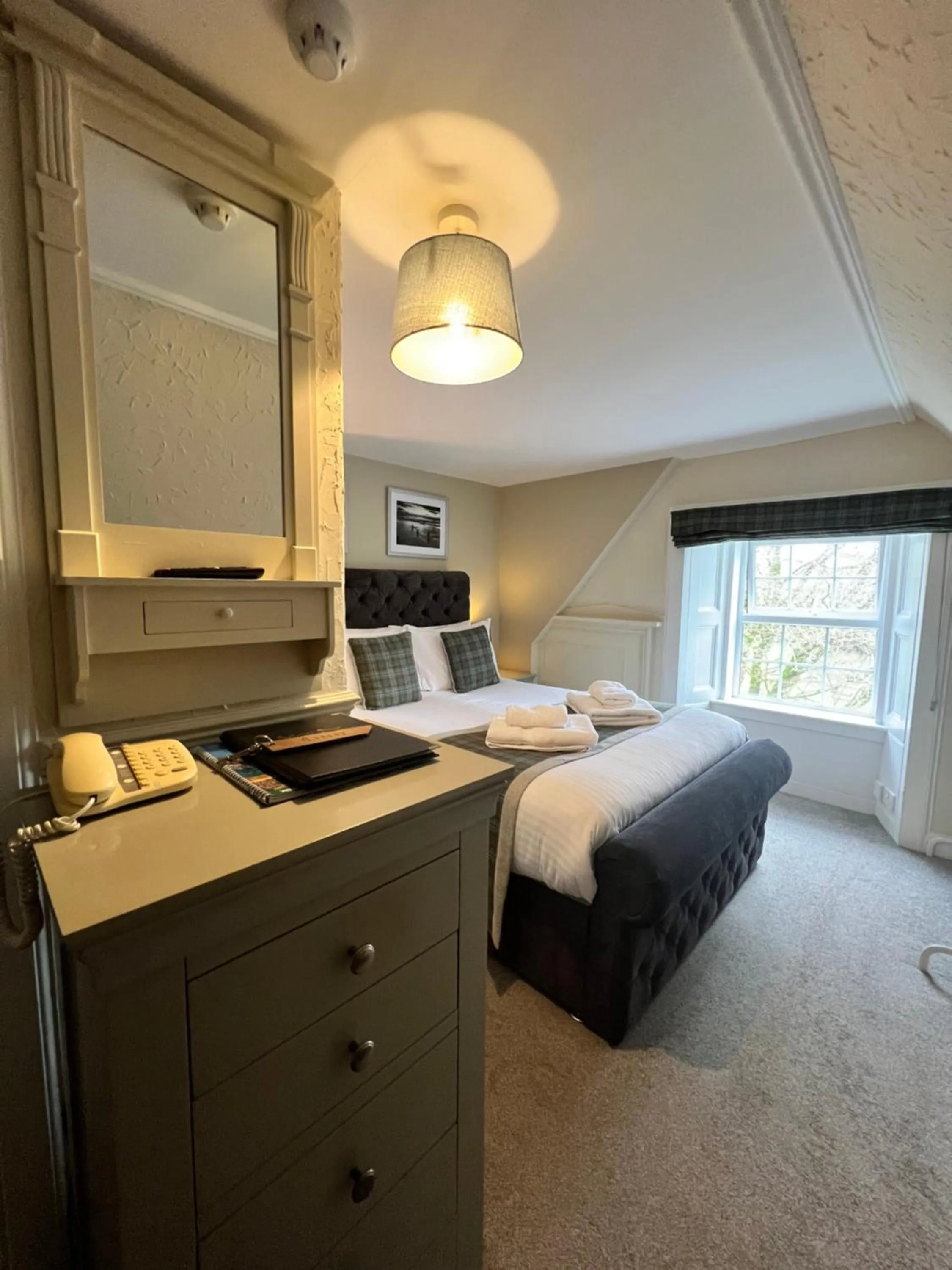 Bed in Greshornish House Hotel