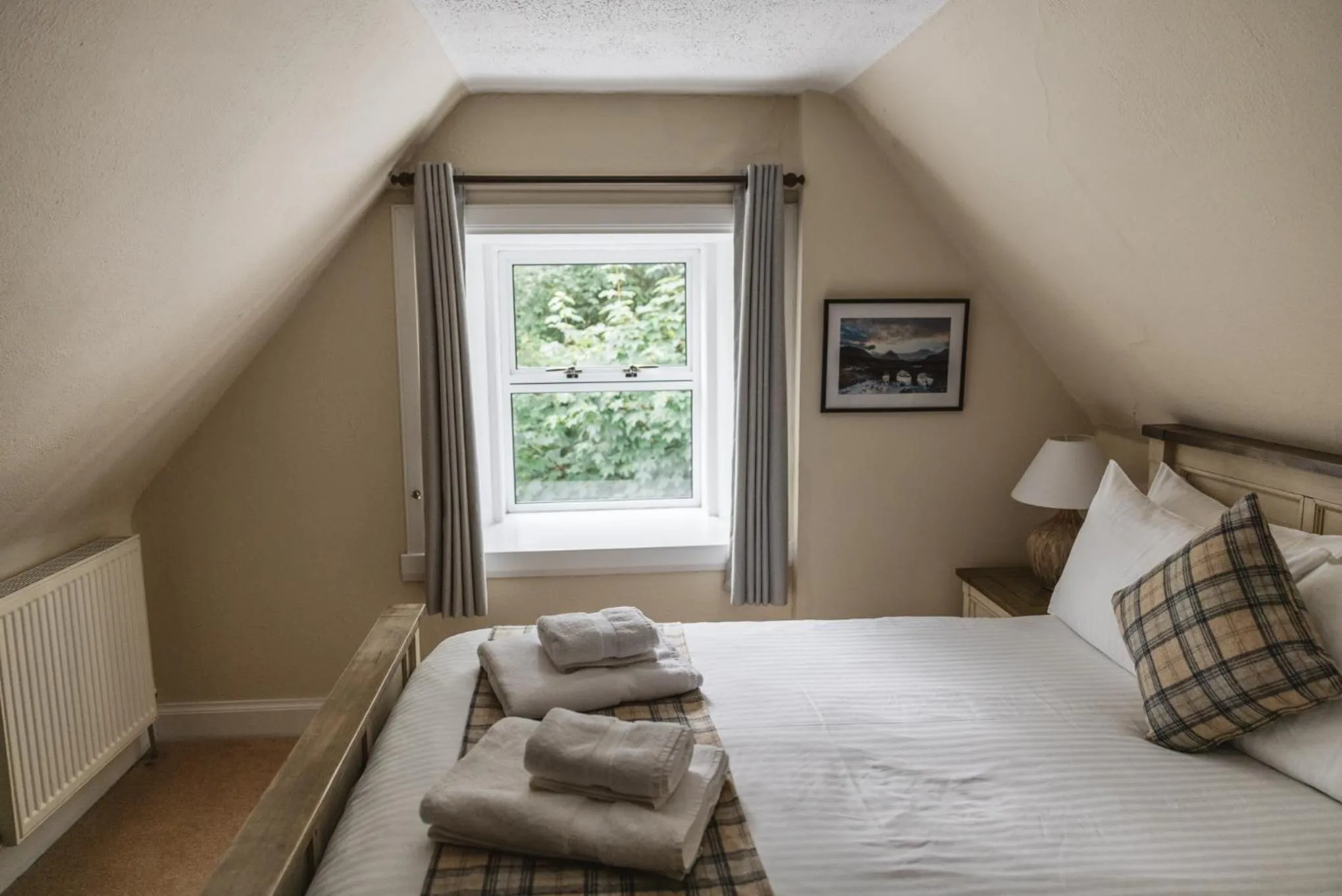 Bed in Greshornish House Hotel