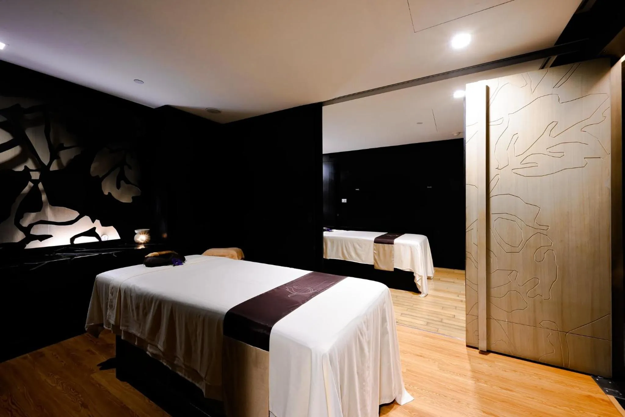 Spa and wellness centre/facilities, Bed in Centara Grand at Central Plaza Ladprao Bangkok