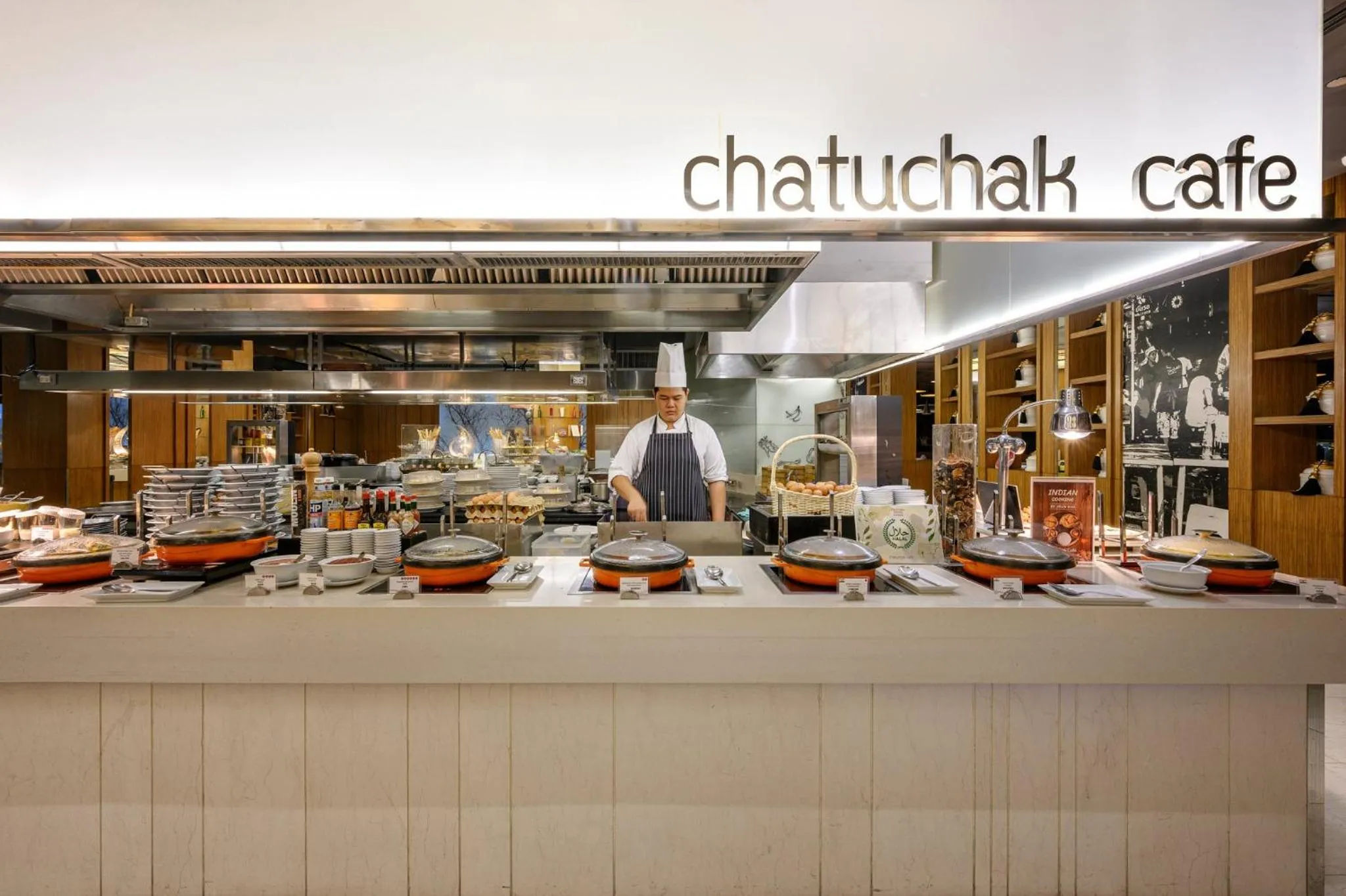 Restaurant/places to eat in Centara Grand at Central Plaza Ladprao Bangkok