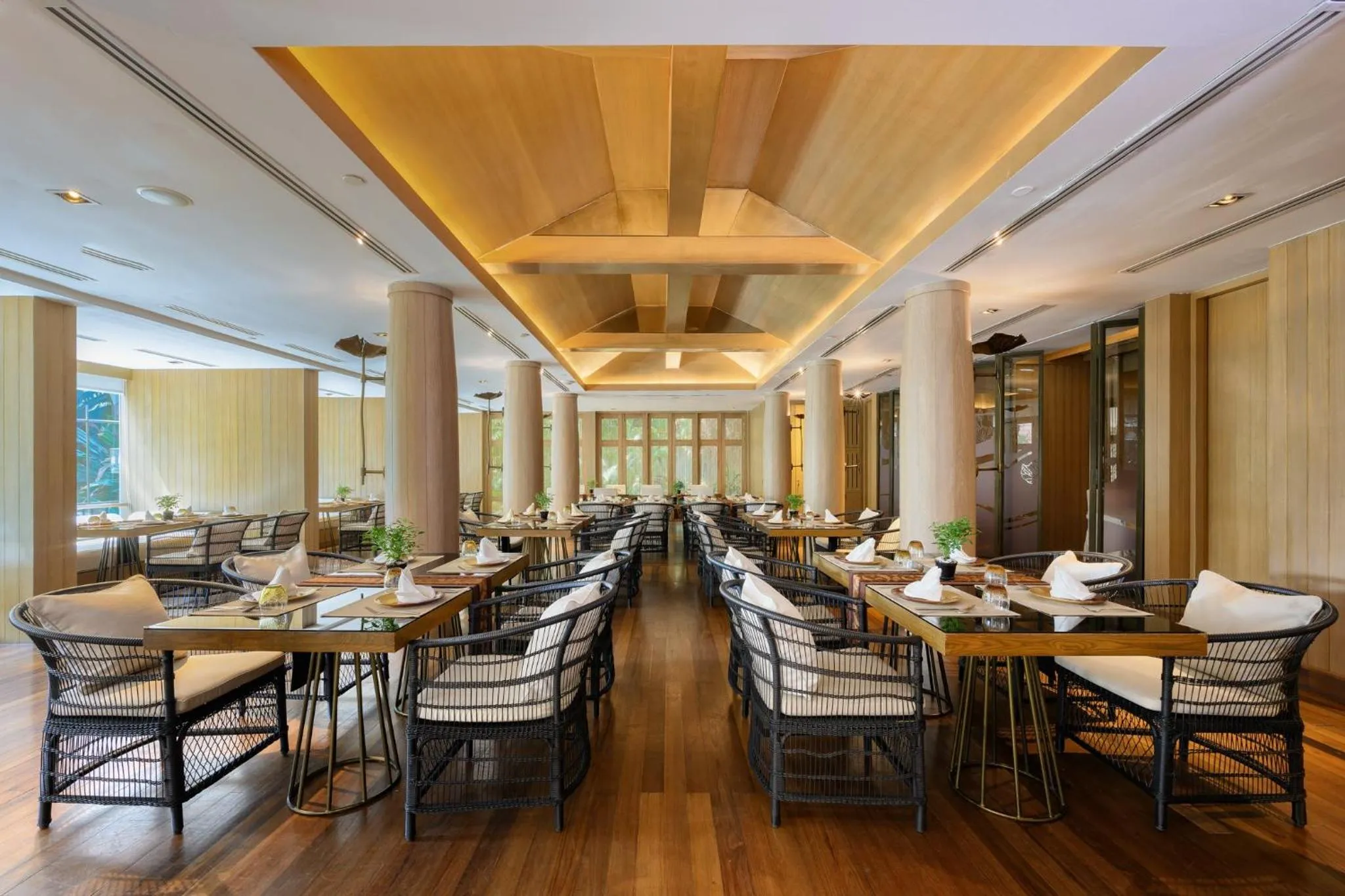 Restaurant/places to eat in Centara Grand at Central Plaza Ladprao Bangkok