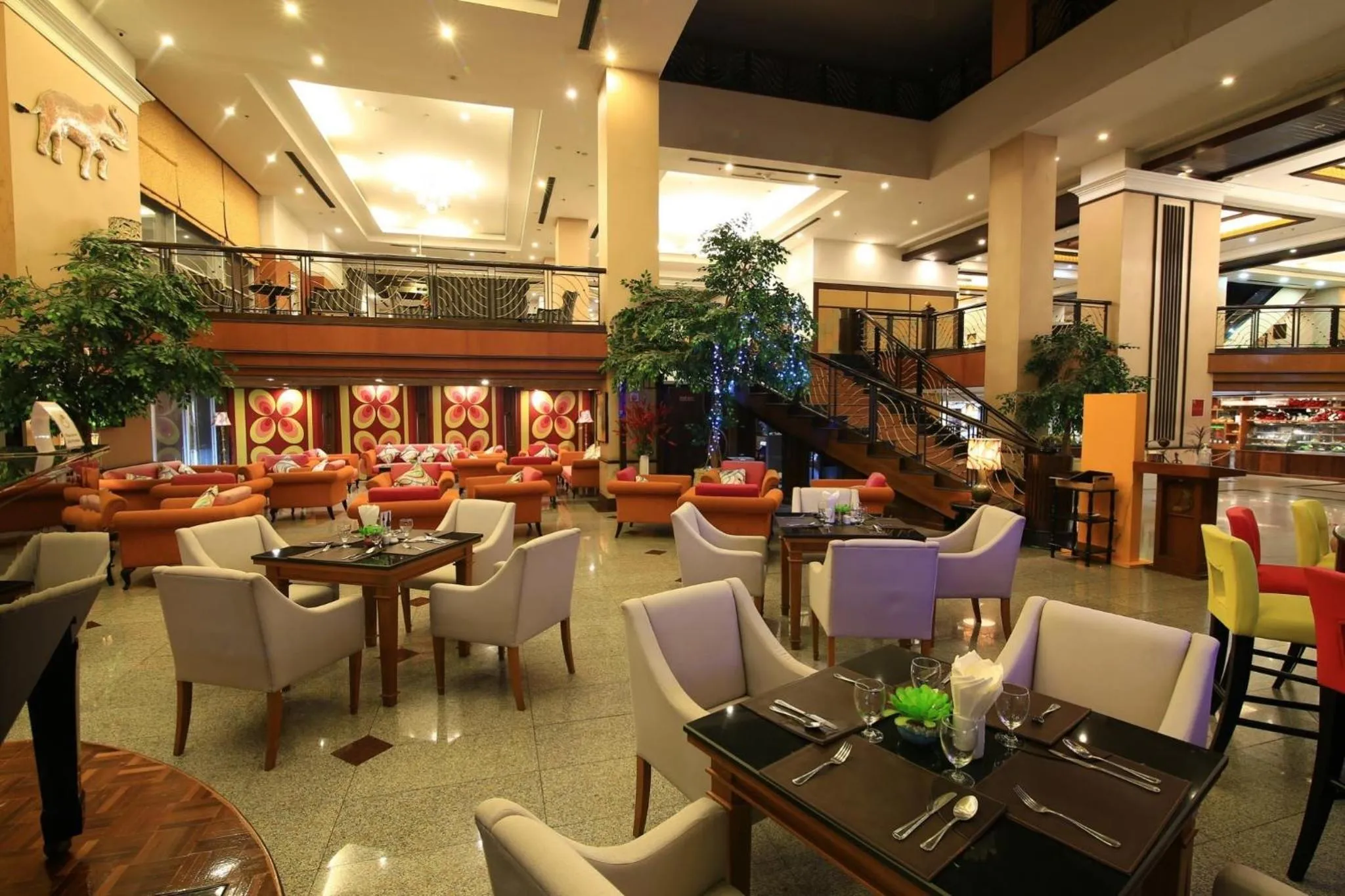 Restaurant/places to eat in Duangtawan Hotel Chiang Mai