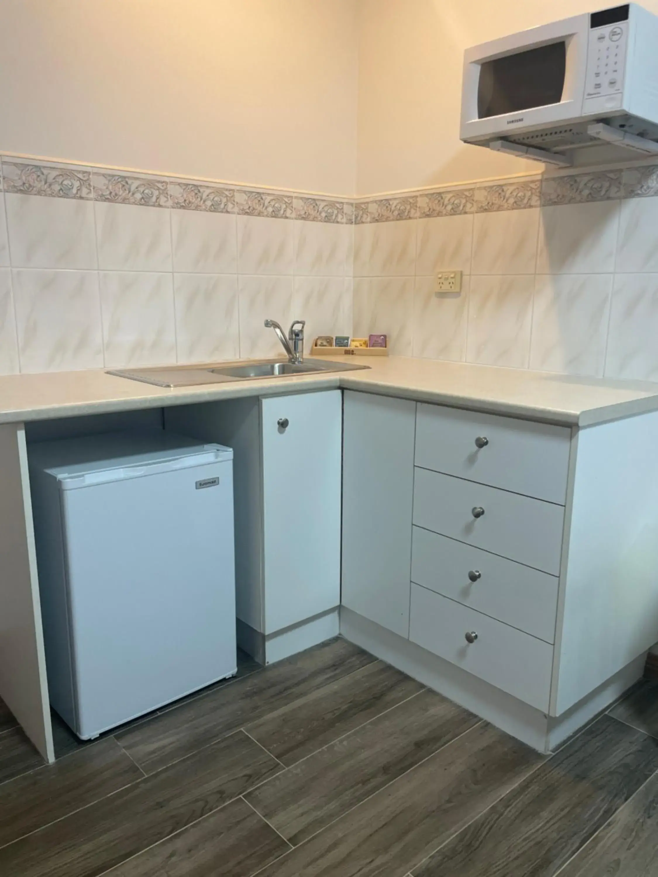 Apartment in Oasis Inn Ulladulla - Welcoming Guests 18 Years and Older Apartment in Oasis Inn Ulladulla - Welcoming Guests 18 Years and Older