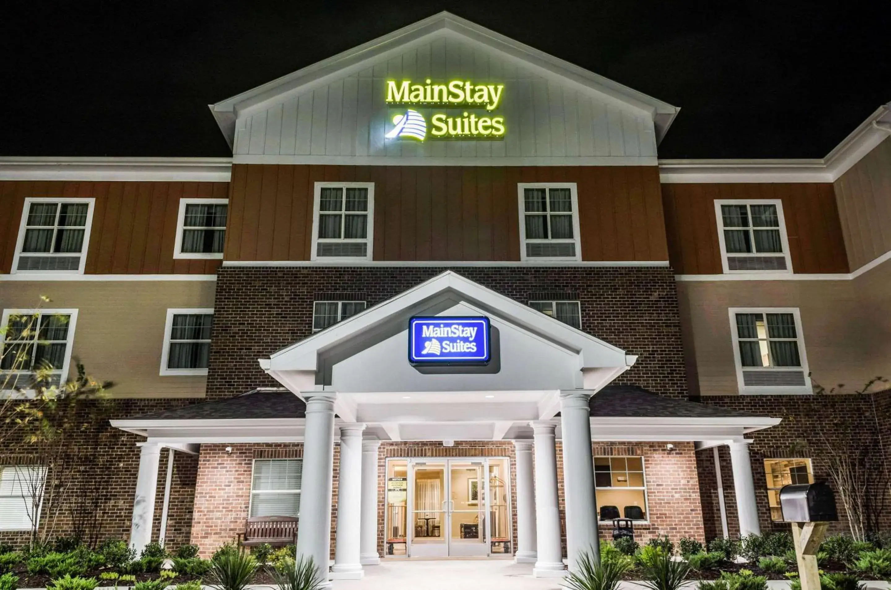 Property building in MainStay Suites Hackberry Sportsman's Lodge Property building in MainStay Suites Hackberry Sportsman's Lodge