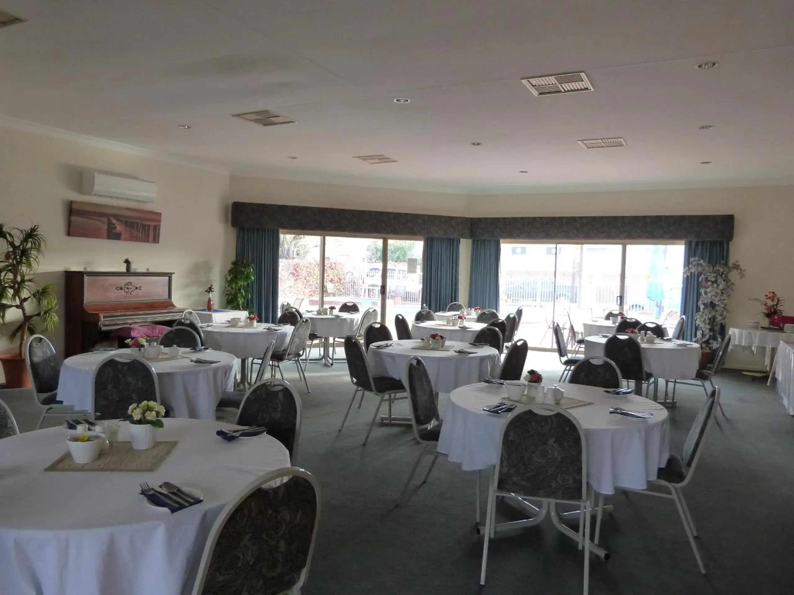 Restaurant/places to eat in Glenelg Motel Restaurant/places to eat in Glenelg Motel