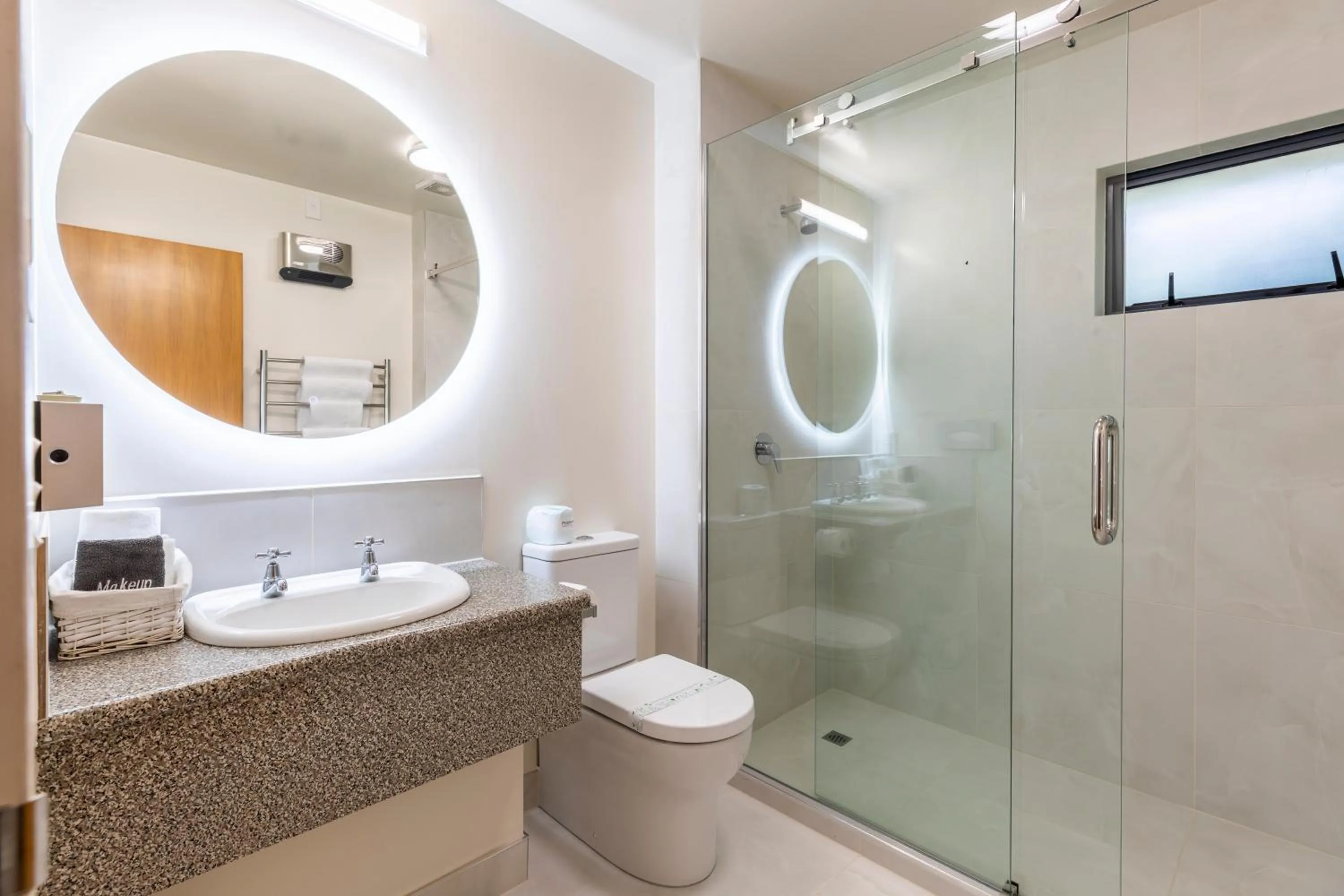 Bathroom in Bella Vista Motel Wellington