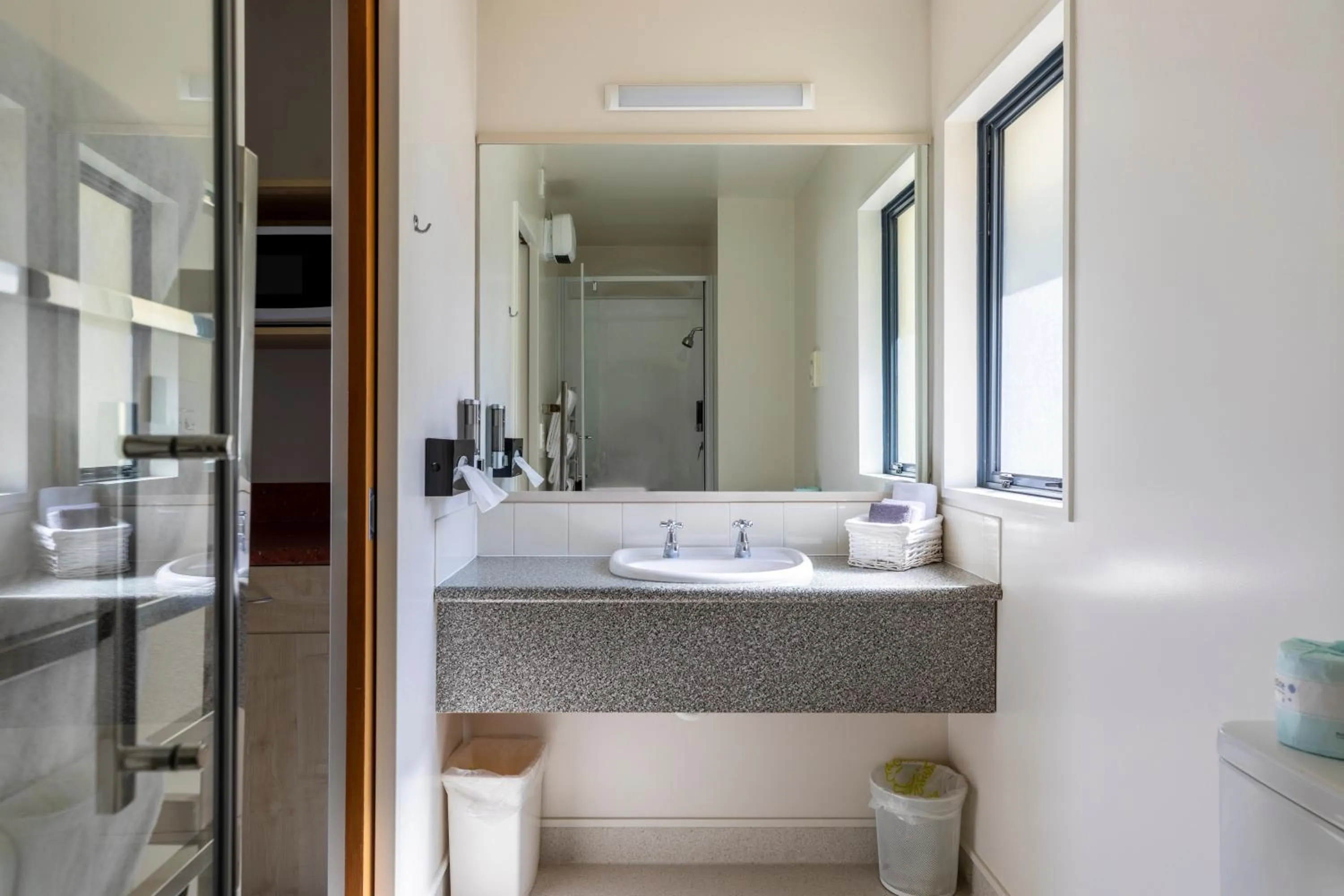 Bathroom in Bella Vista Motel Wellington