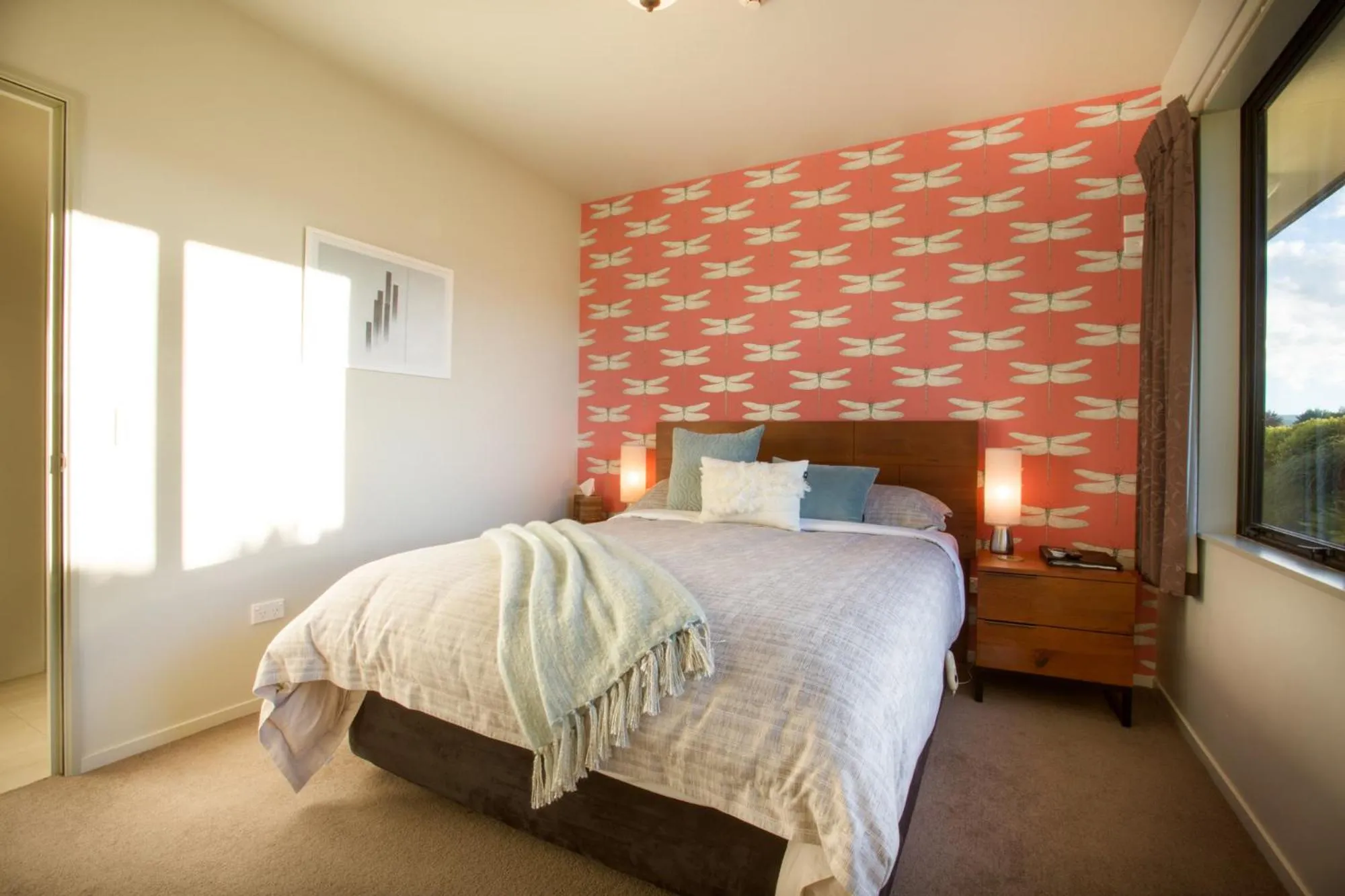 Garden view, Bed in Manuka Lodge B&B