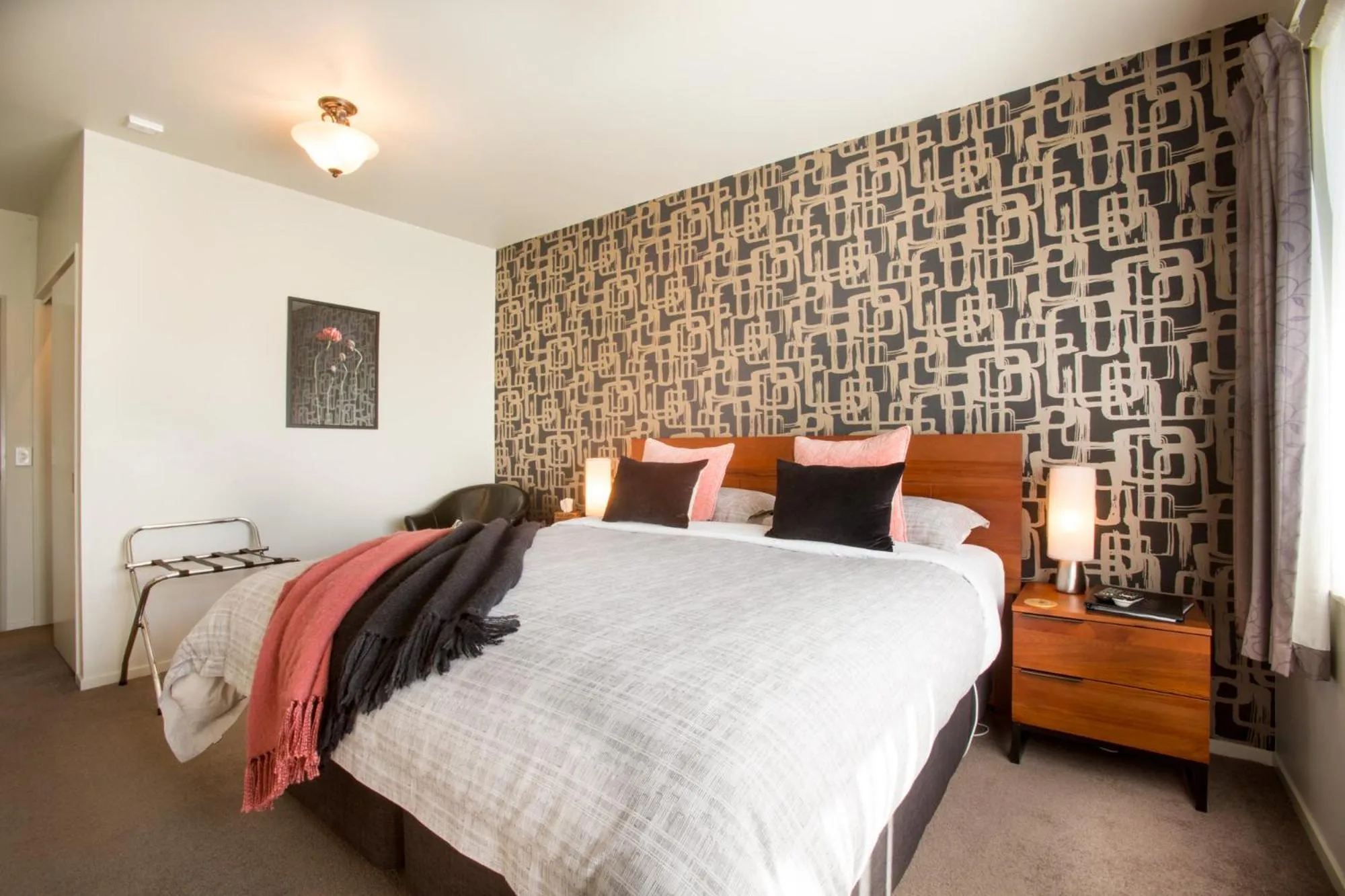 Bedroom, Bed in Manuka Lodge B&B