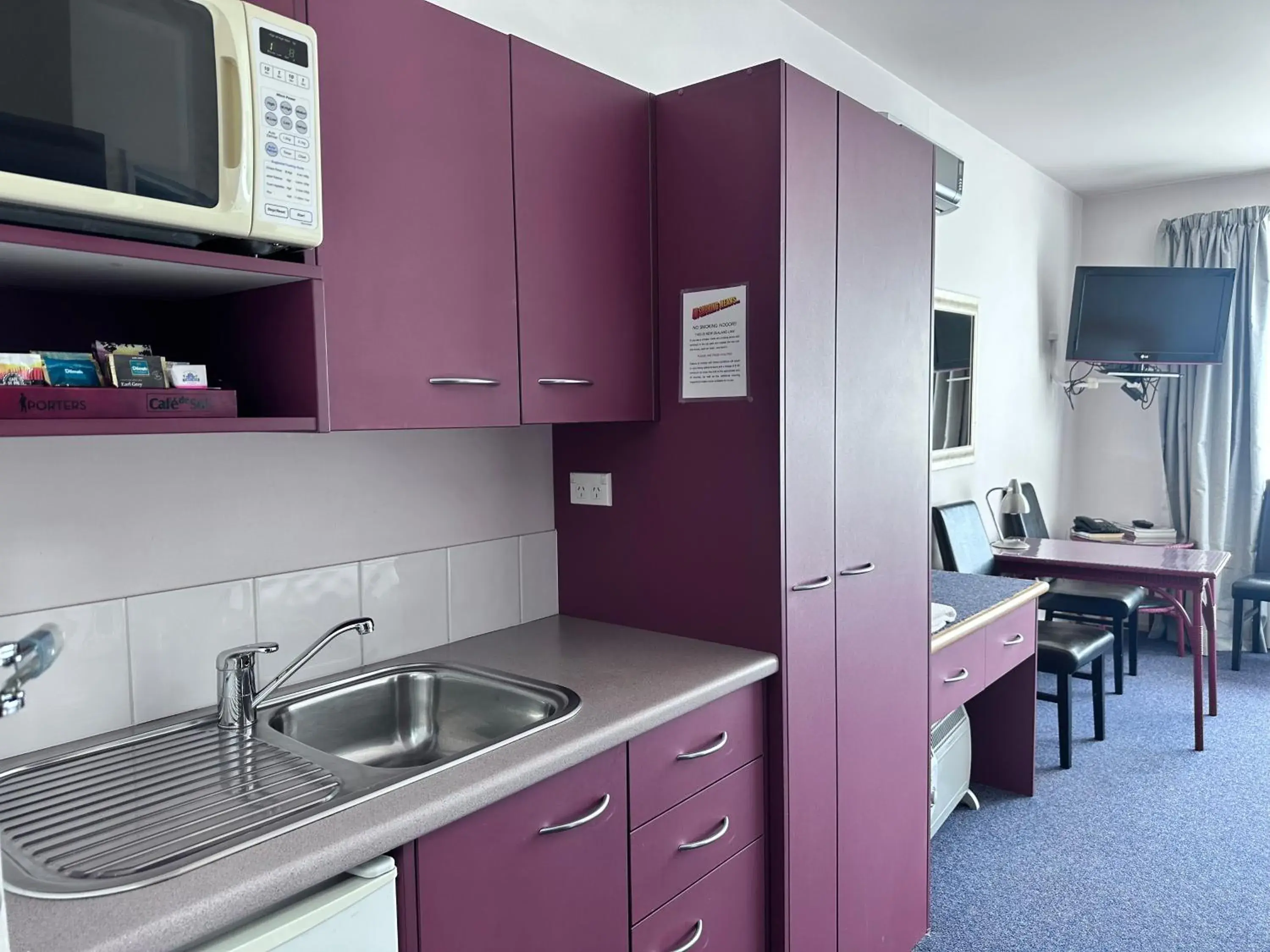 Kitchen or kitchenette, Kitchen/Kitchenette in Best Western Wellington