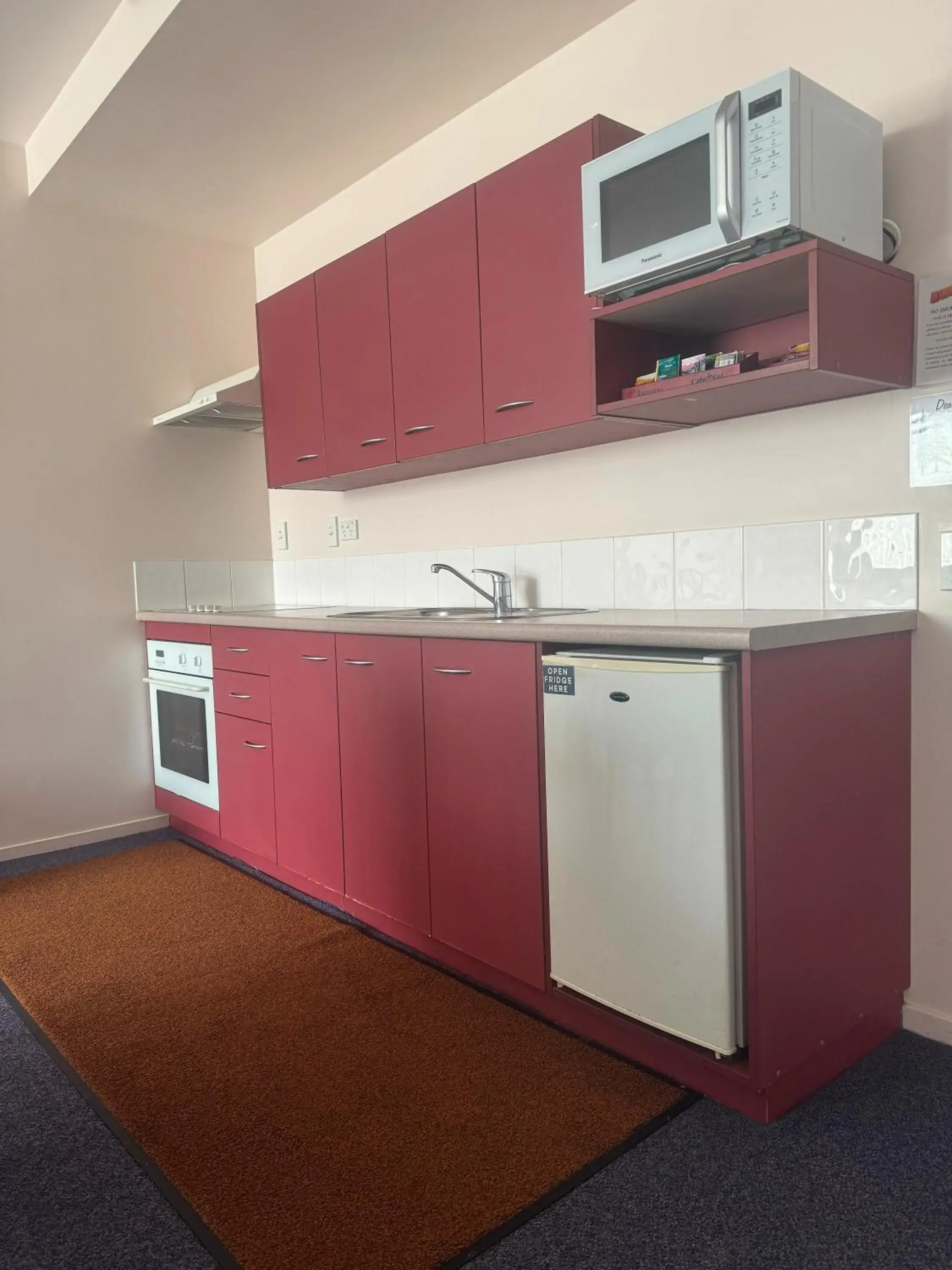 Kitchen or kitchenette, Kitchen/Kitchenette in Best Western Wellington