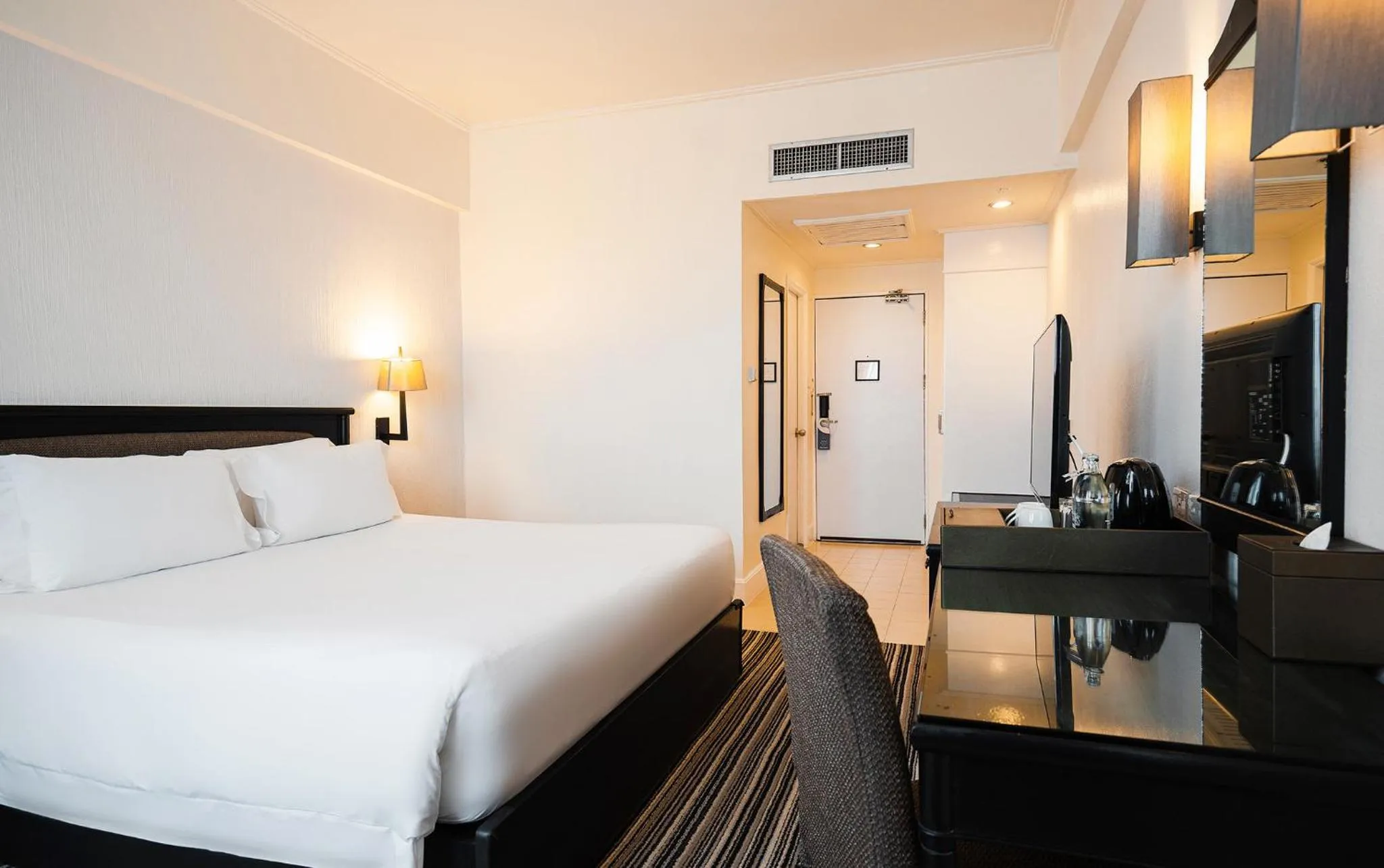 Bedroom, Bed in Centara Hotel Hat Yai
