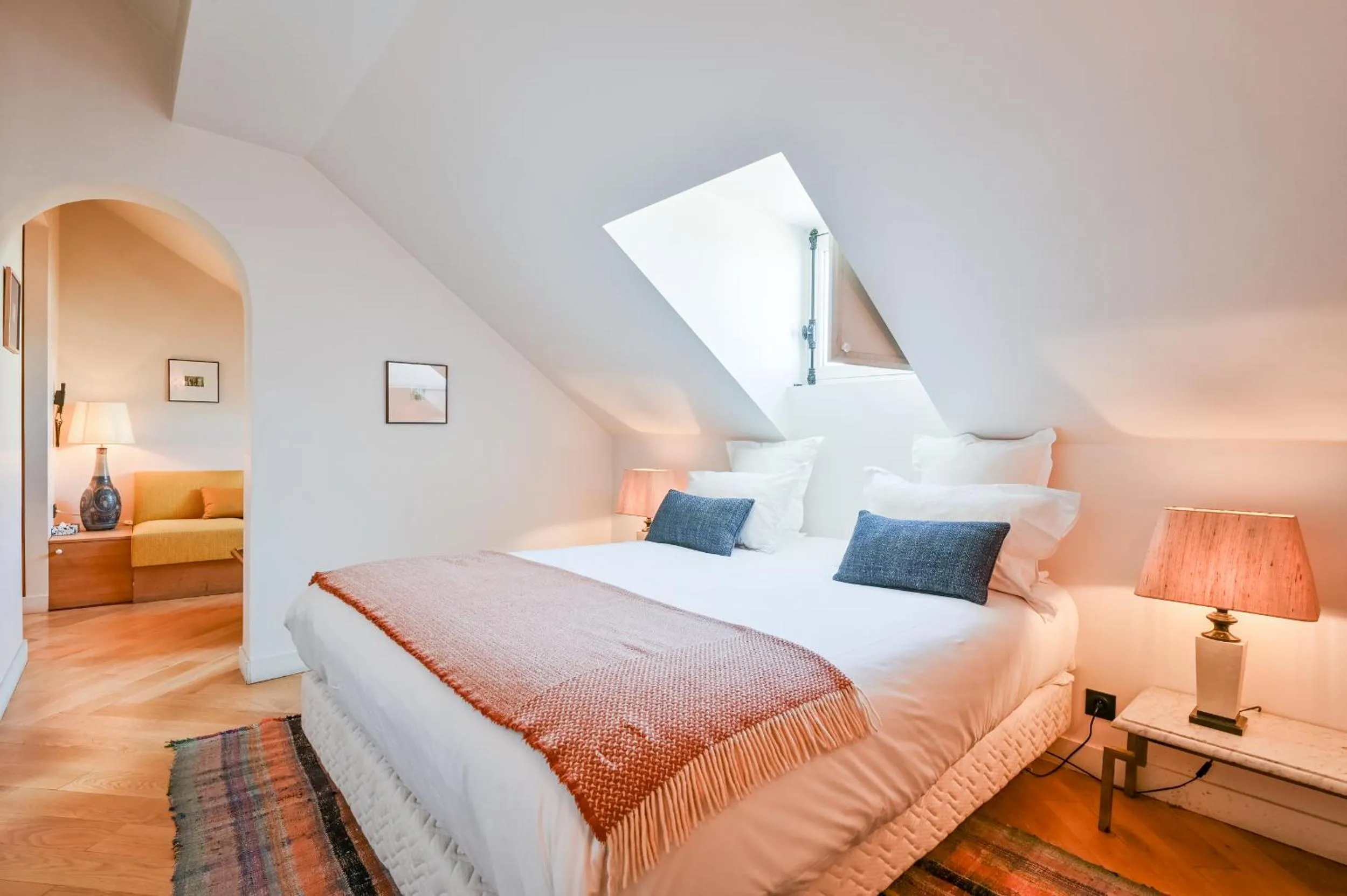 Bed in Hotel Habituel