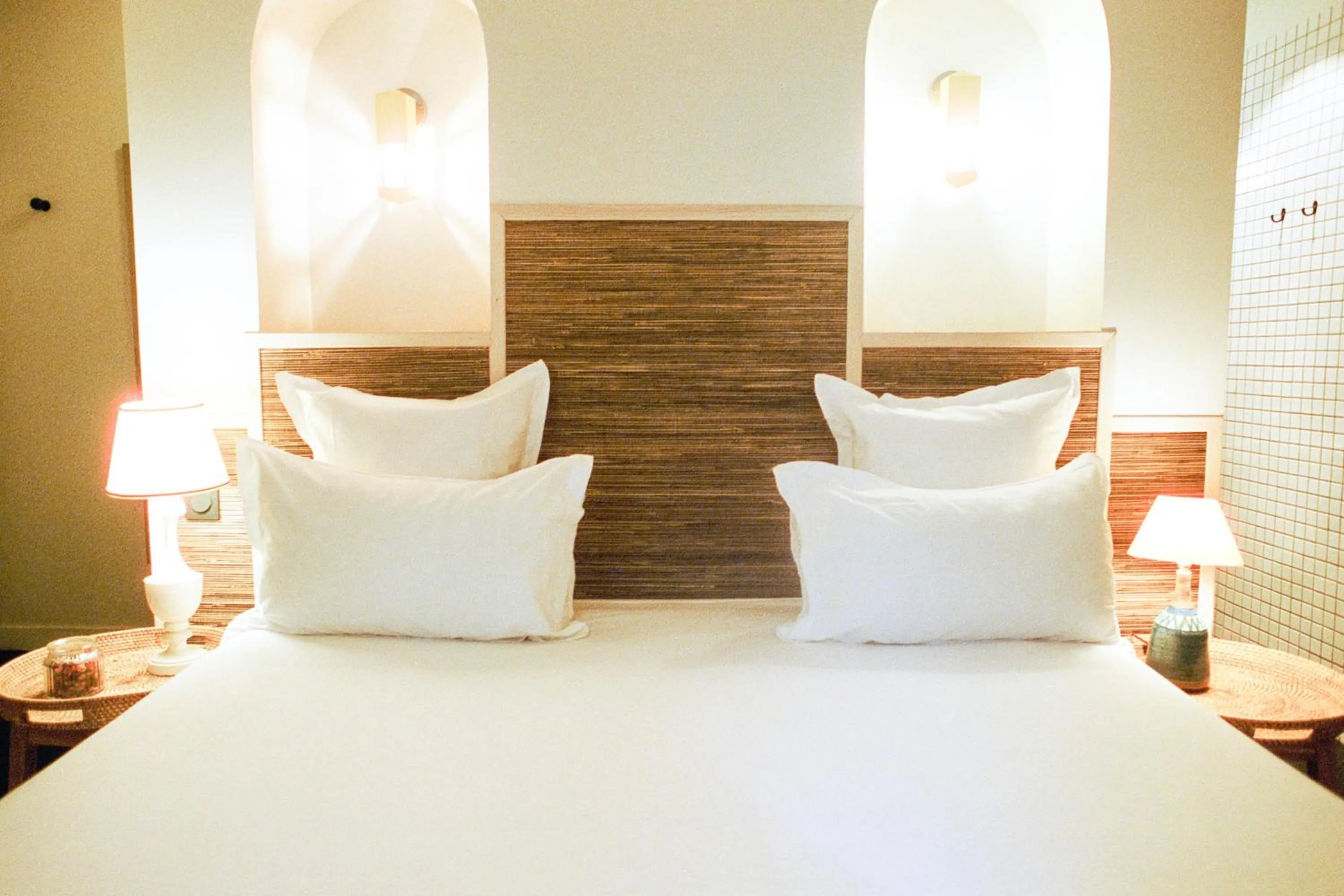 Bed in Hotel Habituel