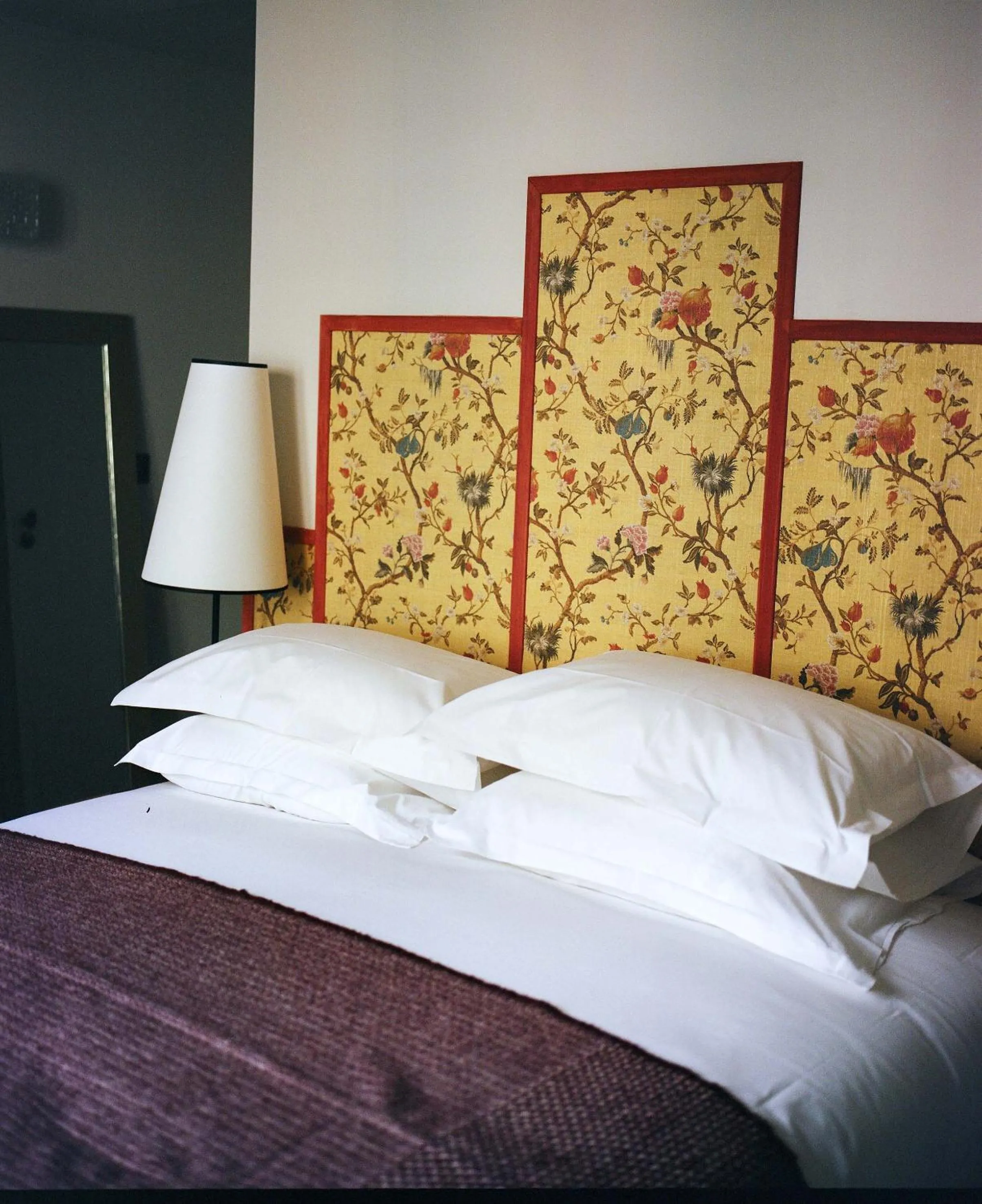 Bed in Hotel Habituel