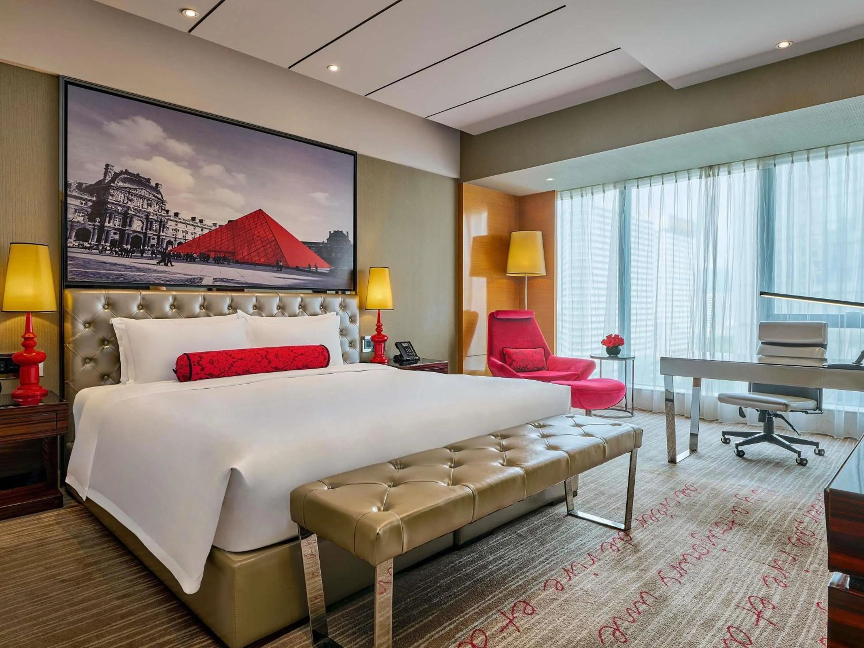 Bedroom, Bed in Sofitel Guangzhou Sunrich