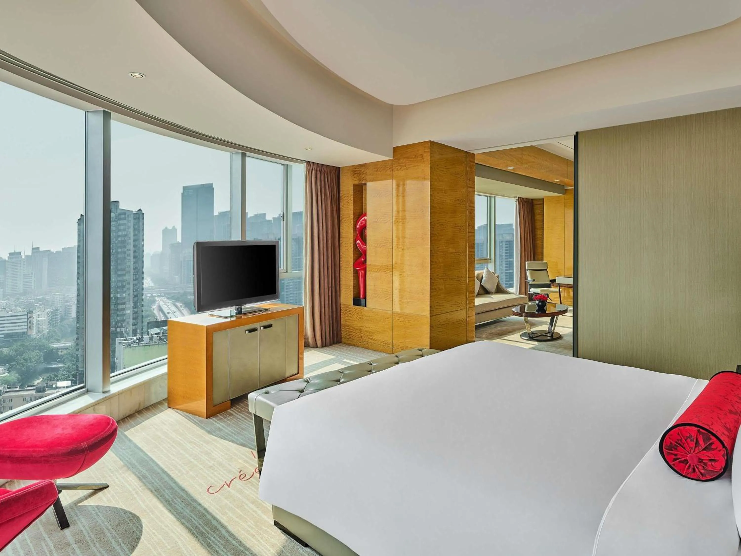 Bedroom, Bed in Sofitel Guangzhou Sunrich