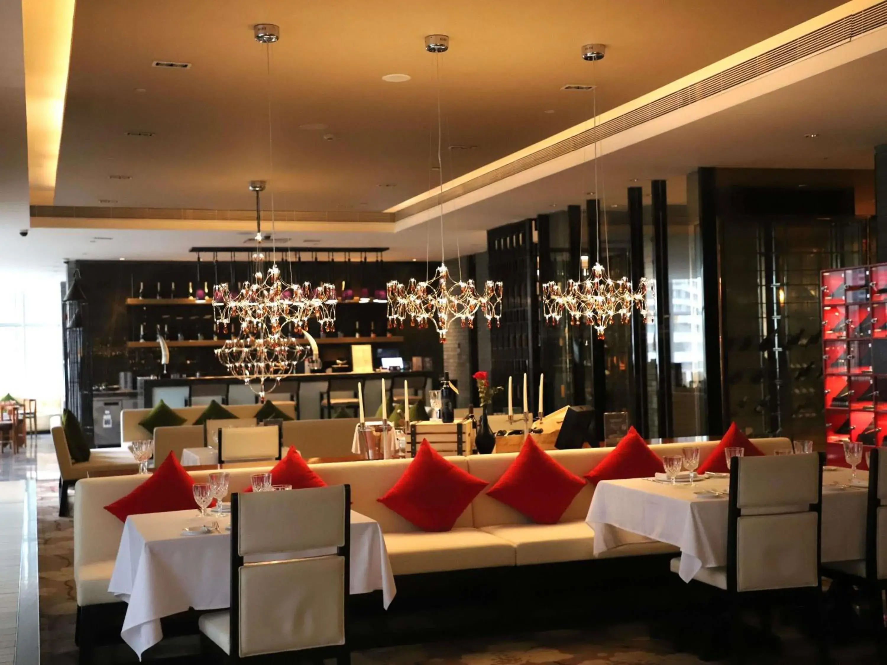 Restaurant/places to eat in Sofitel Guangzhou Sunrich Restaurant/places to eat in Sofitel Guangzhou Sunrich