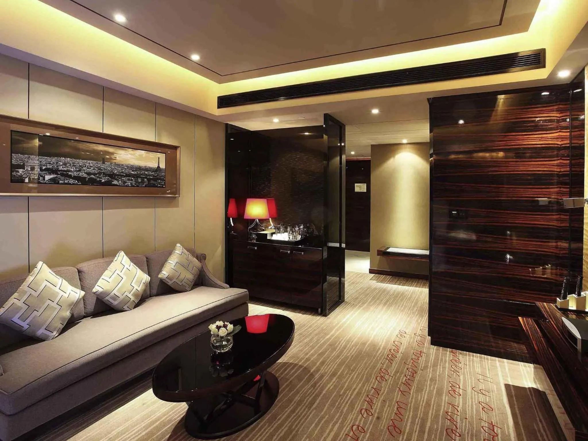 Photo of the whole room in Sofitel Guangzhou Sunrich