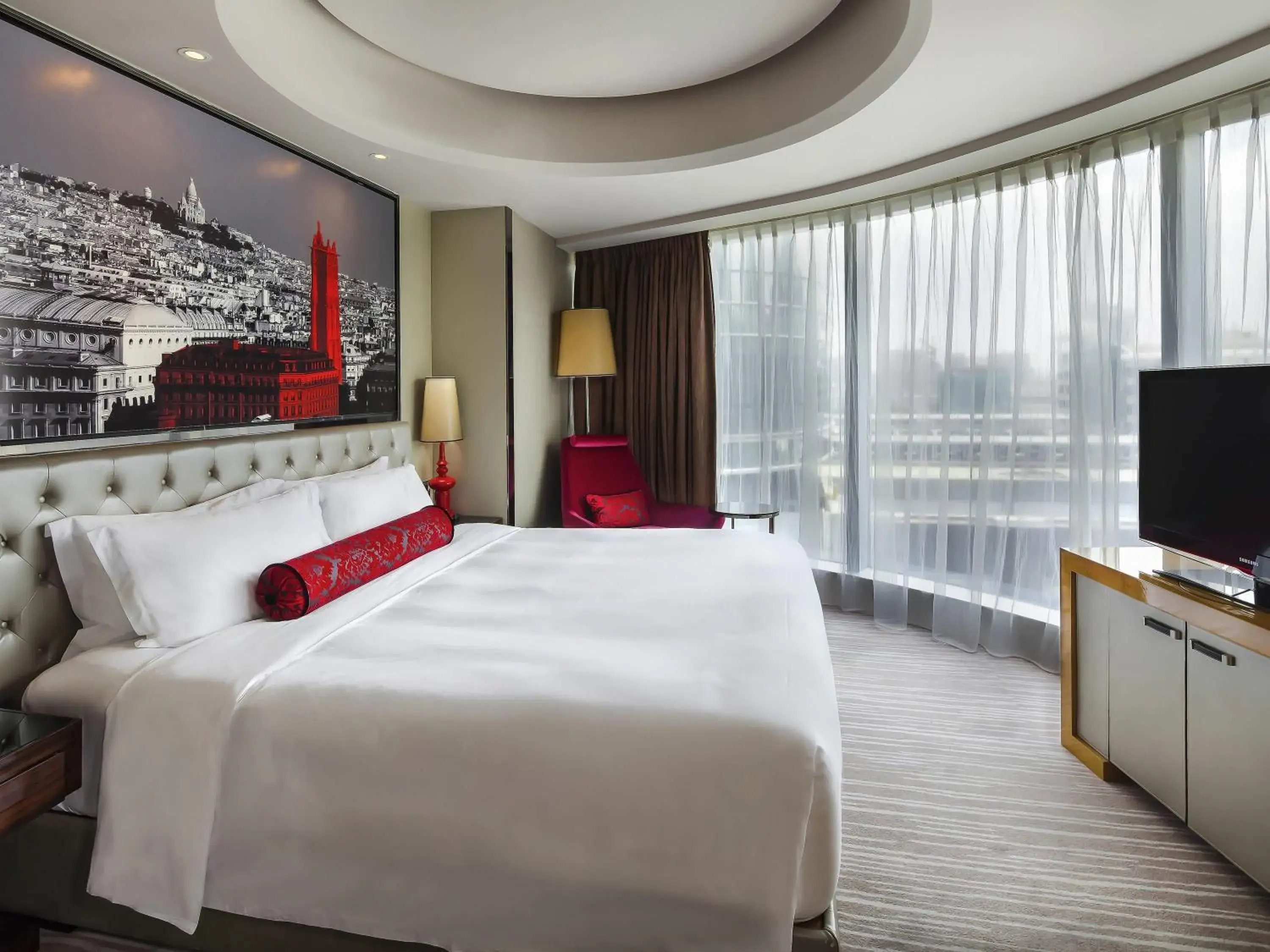 Bedroom, Bed in Sofitel Guangzhou Sunrich - Free Shuttle Bus to Canton Fair Complex & Overseas Buyer Registration Services during Canton Fair Period Bedroom, Bed in Sofitel Guangzhou Sunrich - Free Shuttle Bus to Canton Fair Complex & Overseas Buyer Registration Services during Canton Fair Period