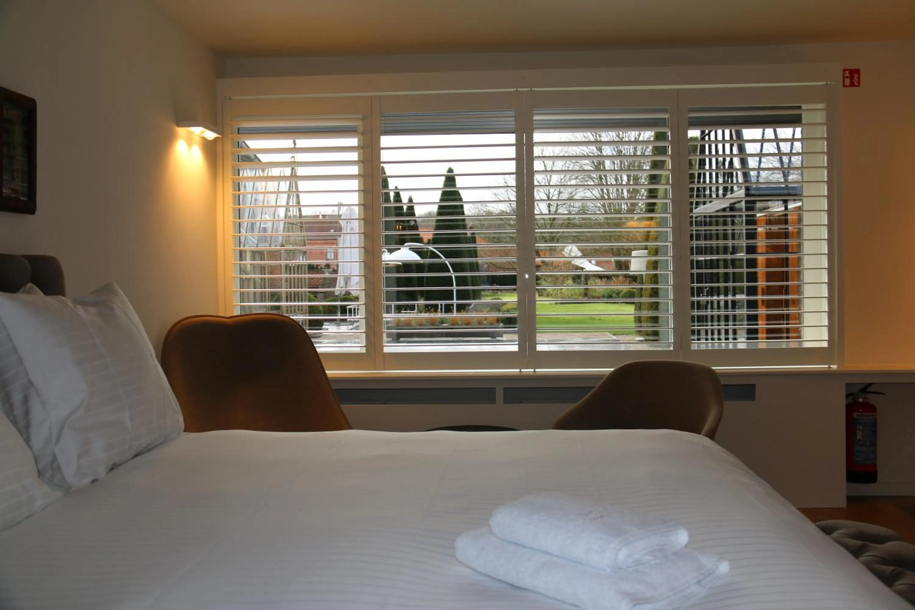Bedroom, Bed in Hof Van Volmersele - Luxury B&B