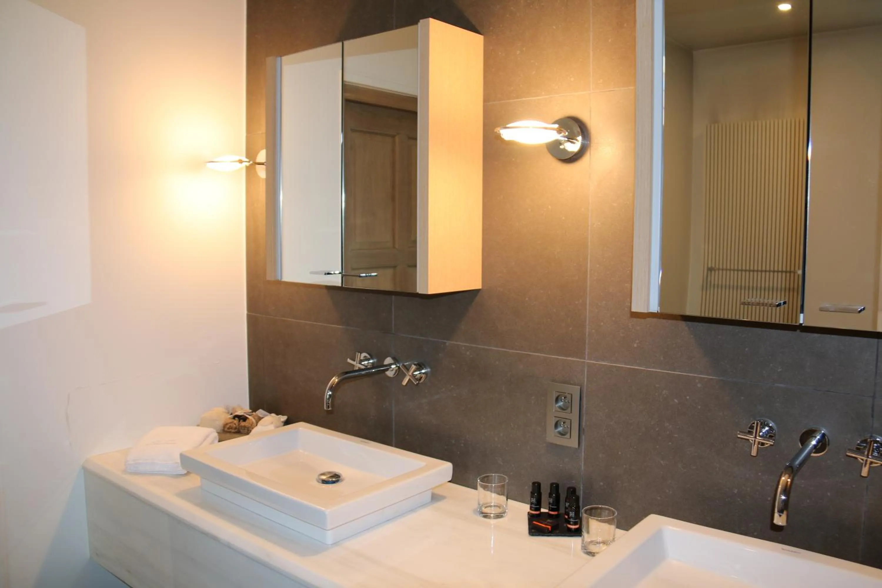 Bathroom in Hof Van Volmersele - Luxury B&B