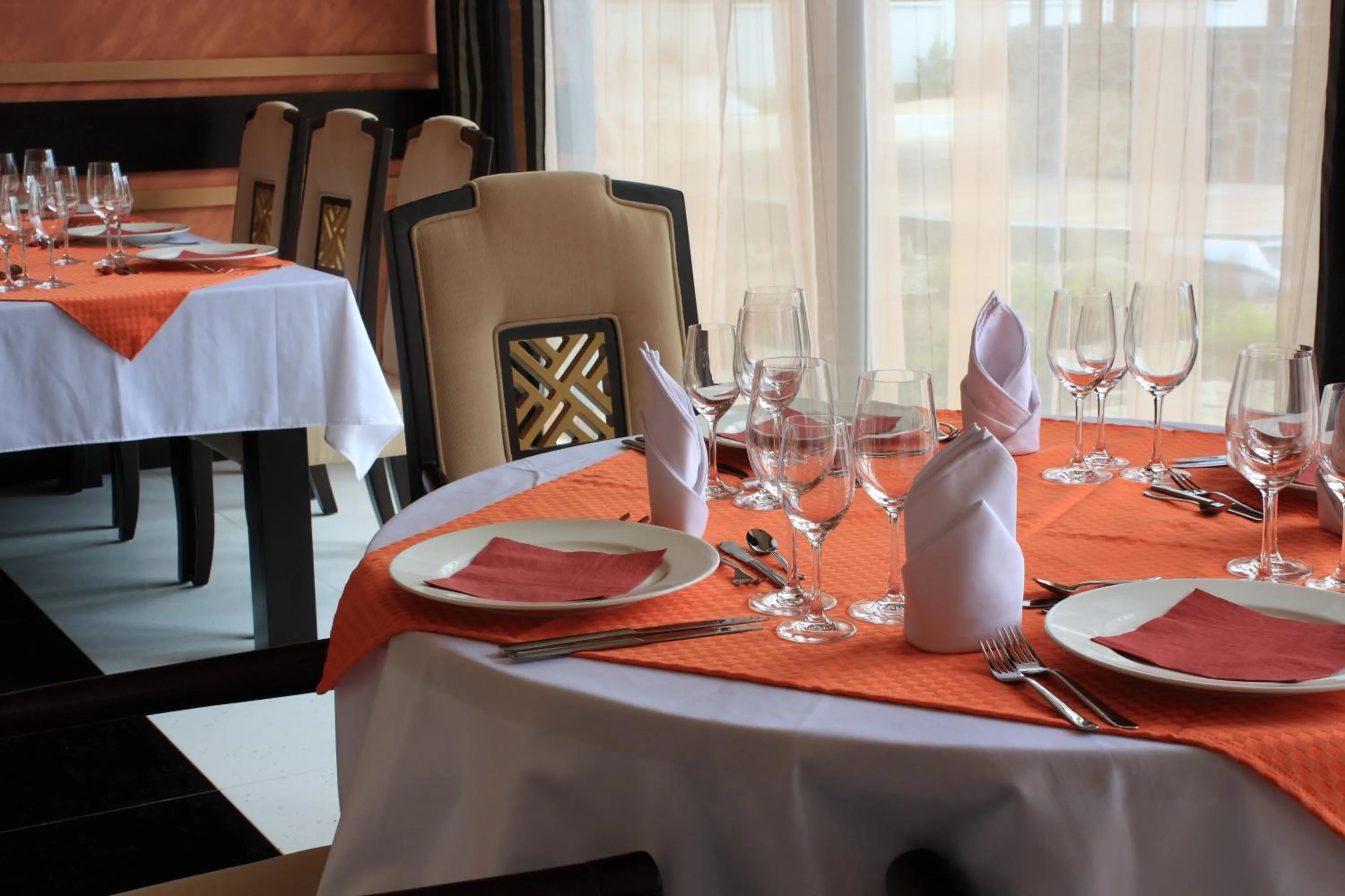 Restaurant/places to eat in Spa Hotel Ata