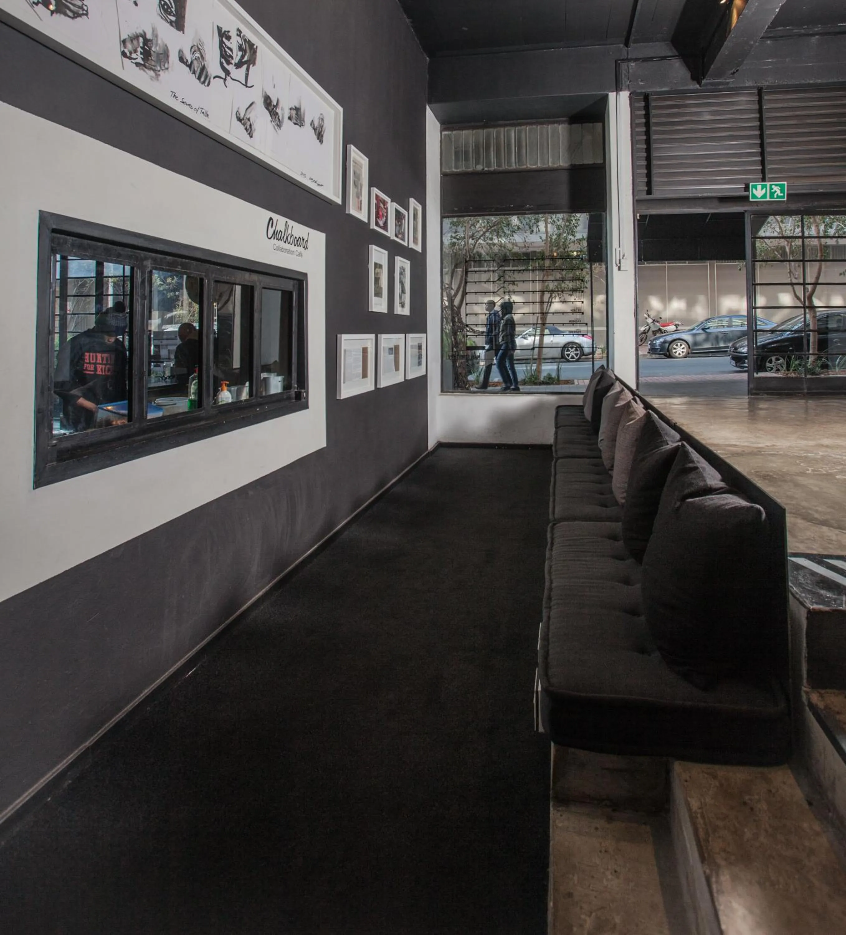 Landmark view, Lounge/Bar in 12 Decades Art Hotel