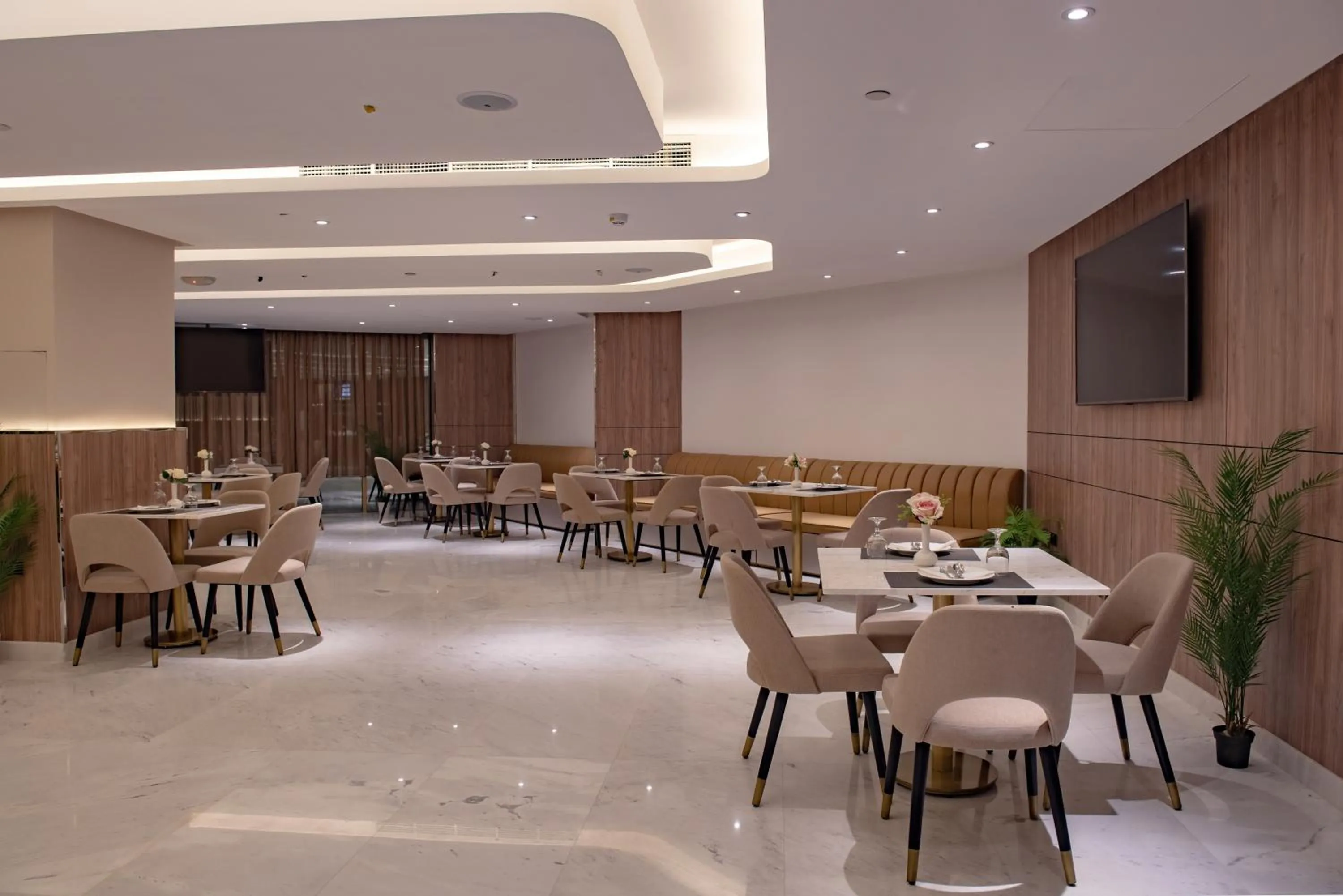 Restaurant/places to eat in Corp Executive Hotel Doha Suites