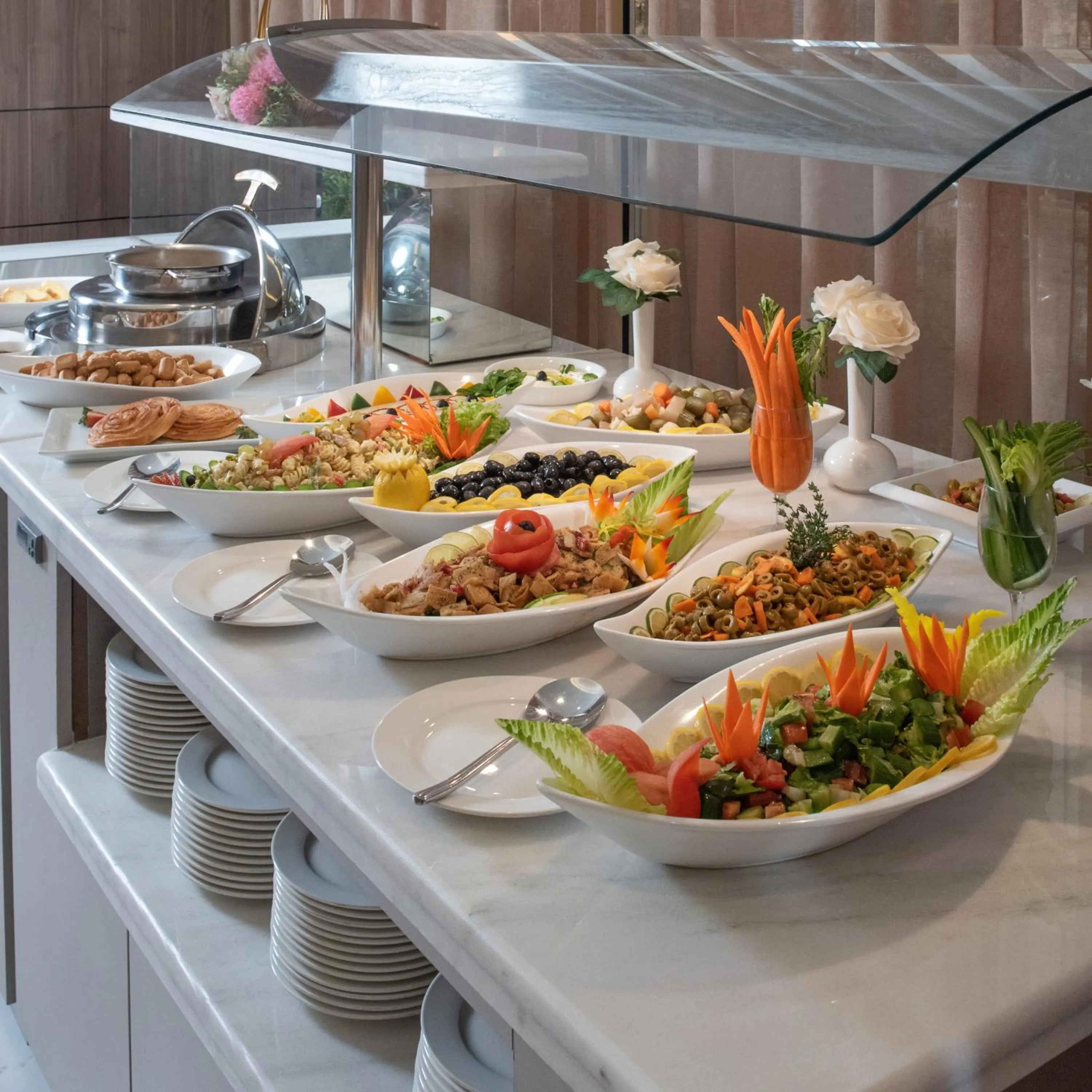 Food and drinks in Corp Executive Hotel Doha Suites