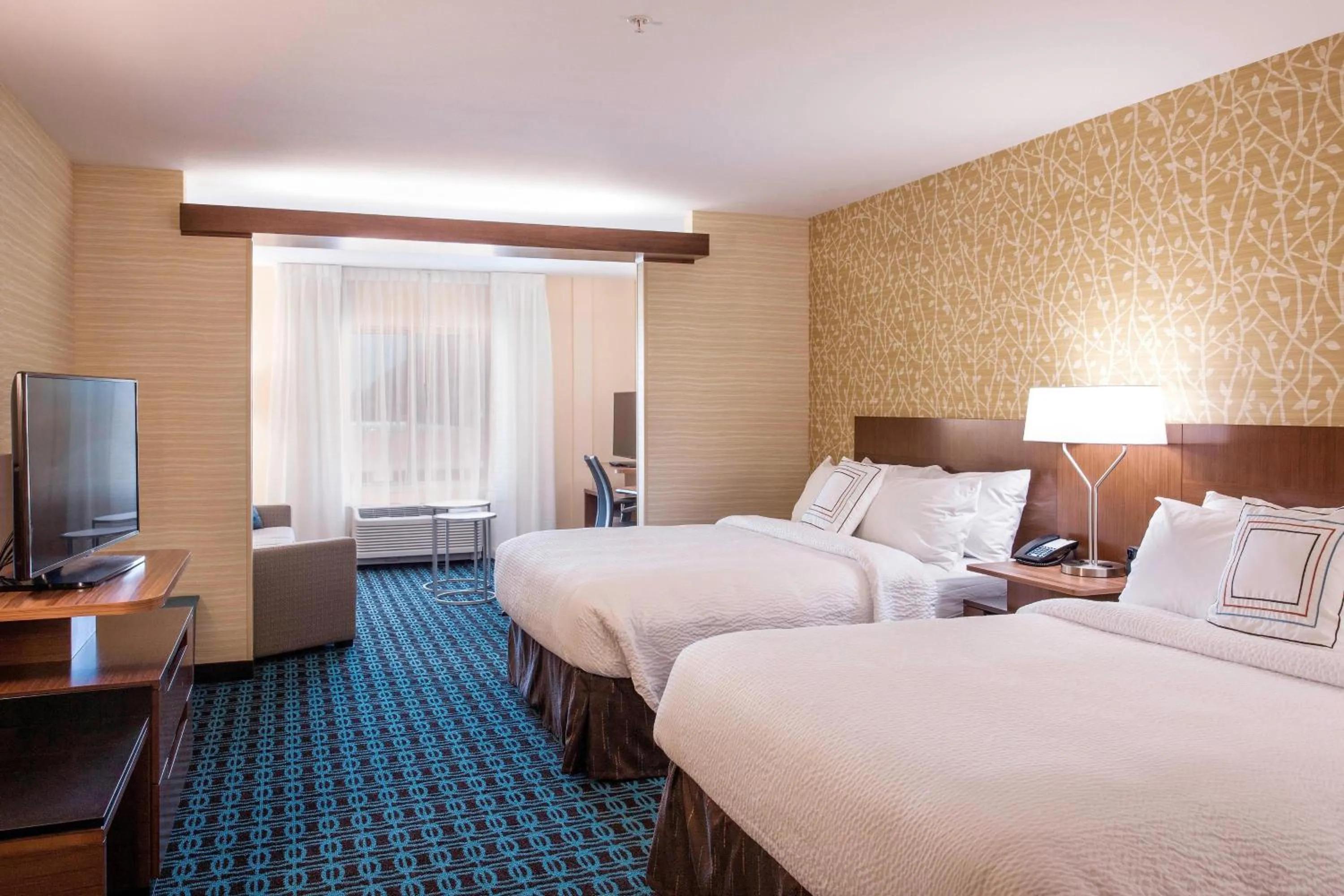 Photo of the whole room, Bed in Fairfield Inn & Suites by Marriott Phoenix Tempe/Airport