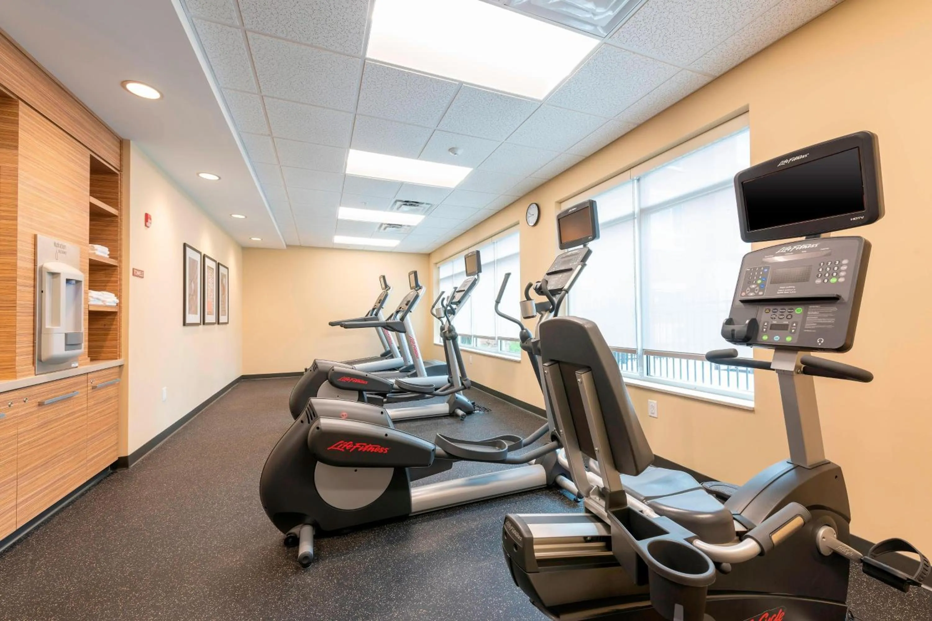 Fitness centre/facilities in TownePlace Suites by Marriott Louisville North