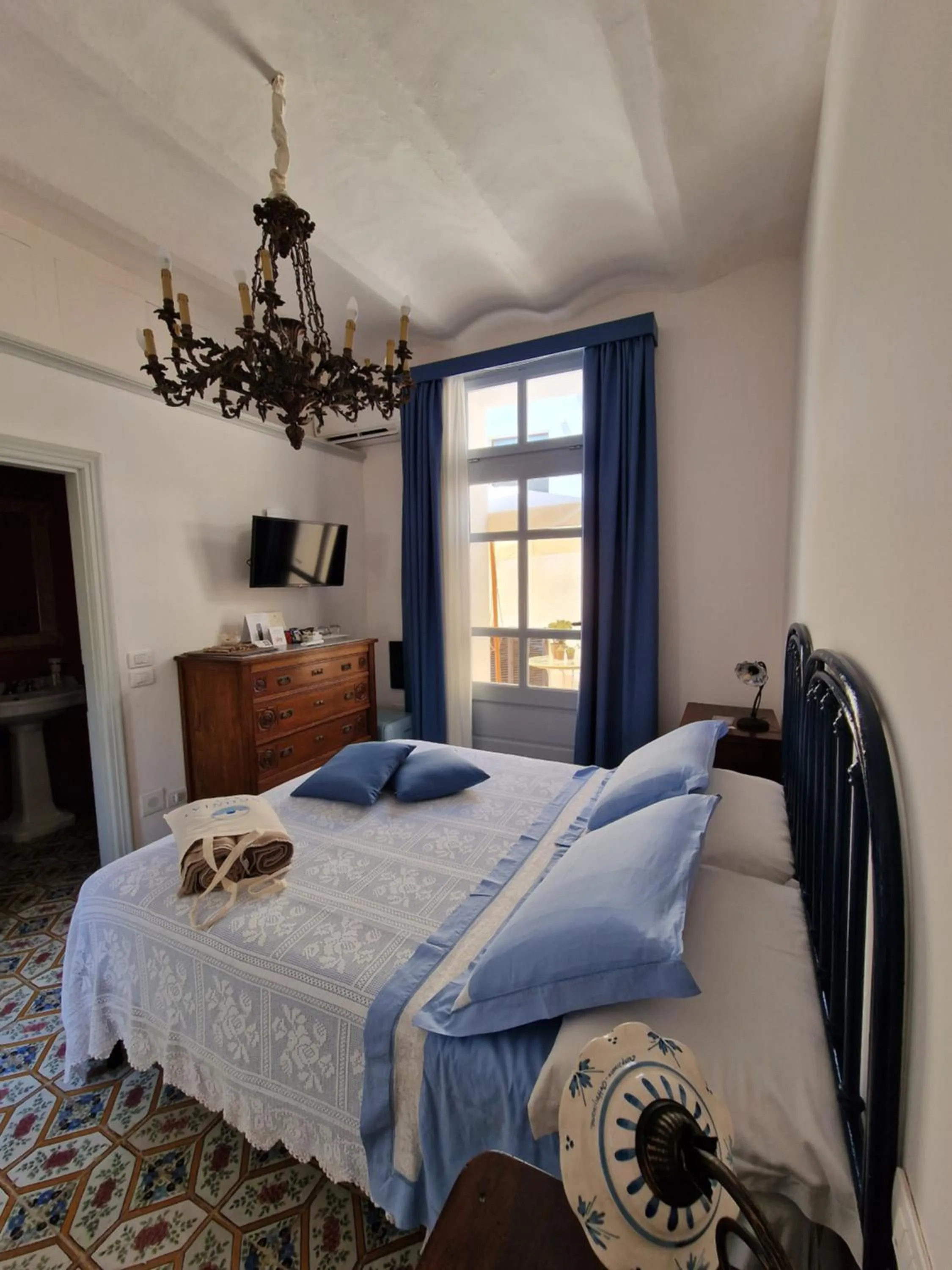 Bed in Ngonia Bay Boutique Hotel