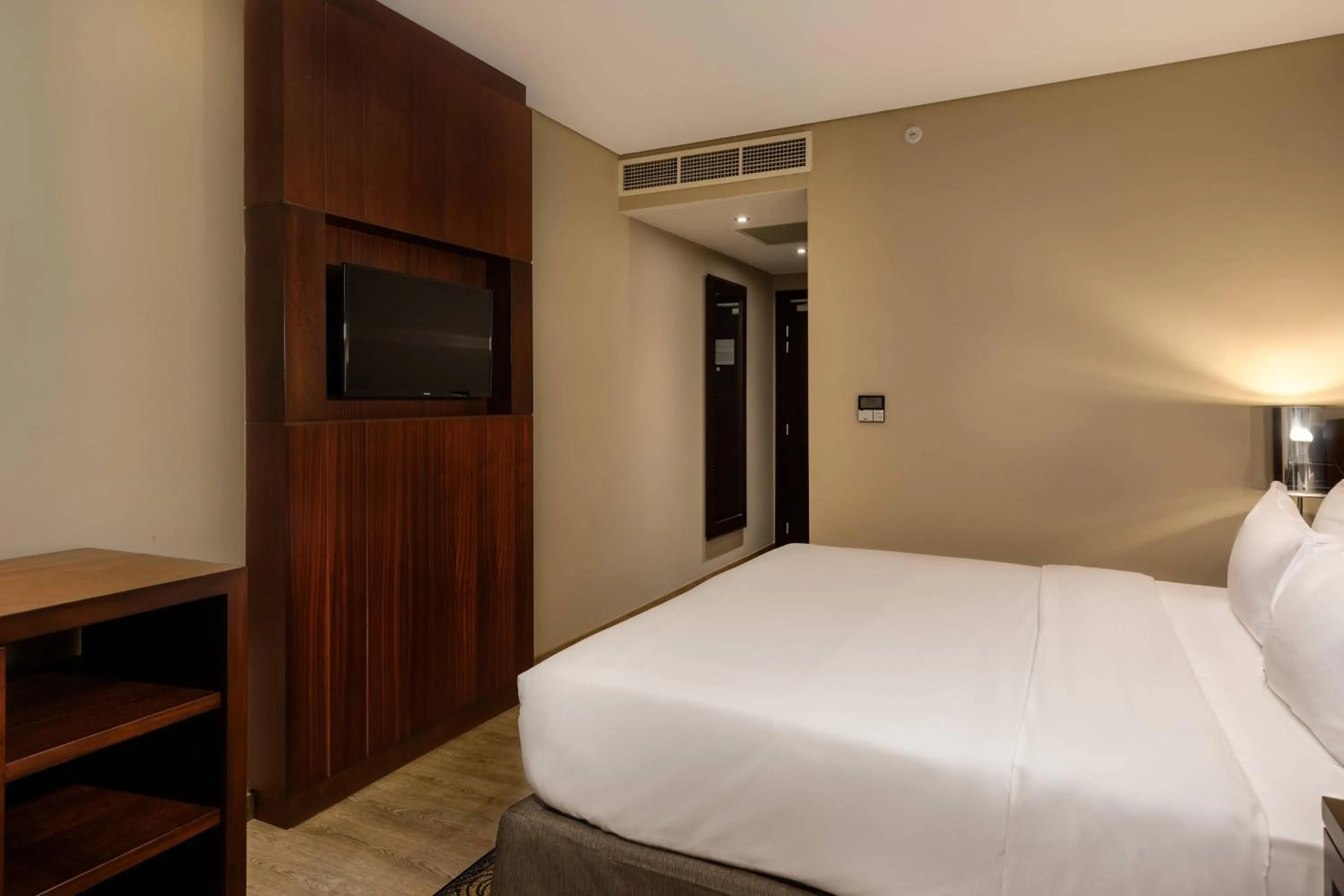 Photo of the whole room, Bed in Protea Hotel by Marriott Owerri Select