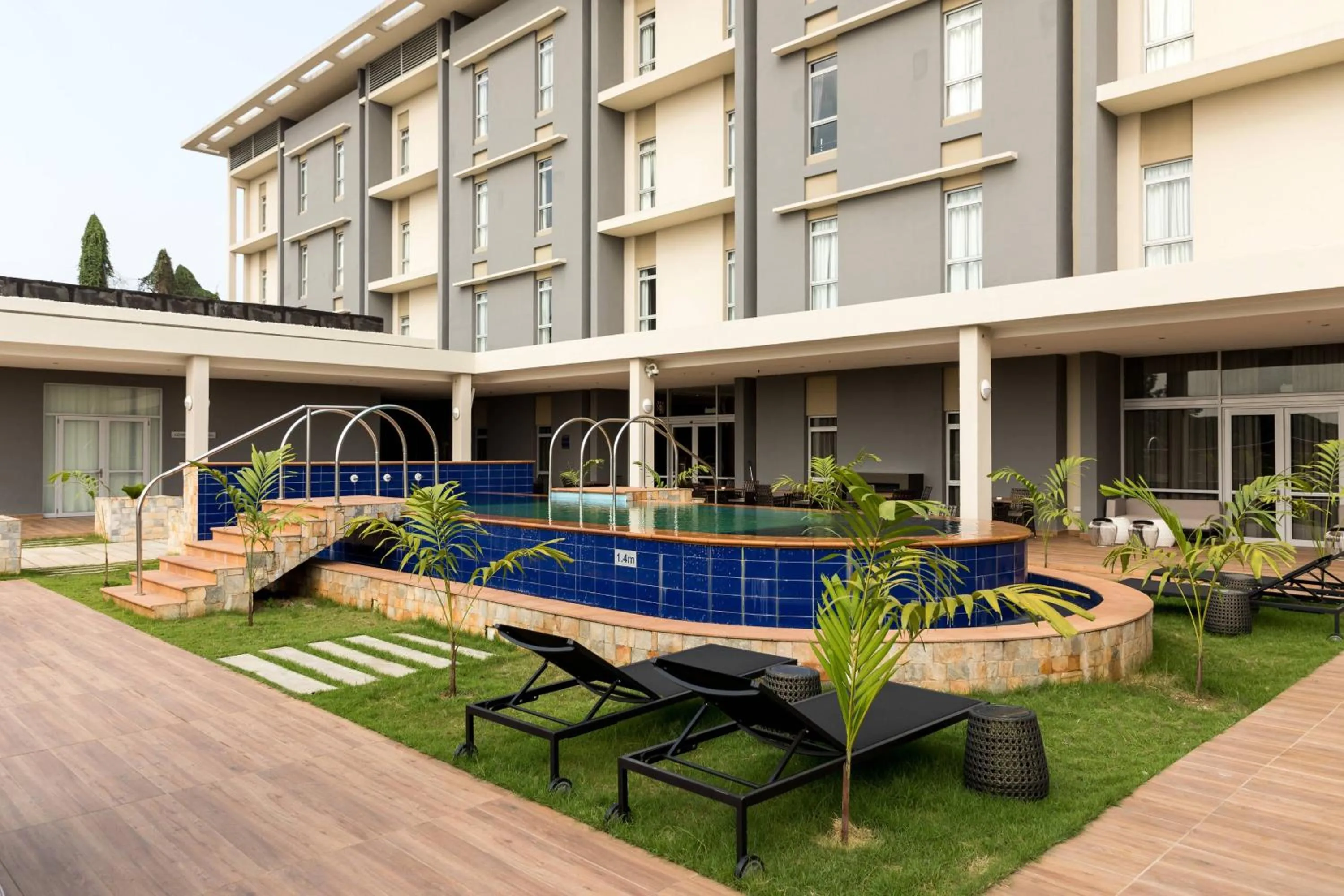 Swimming pool in Protea Hotel by Marriott Owerri Select