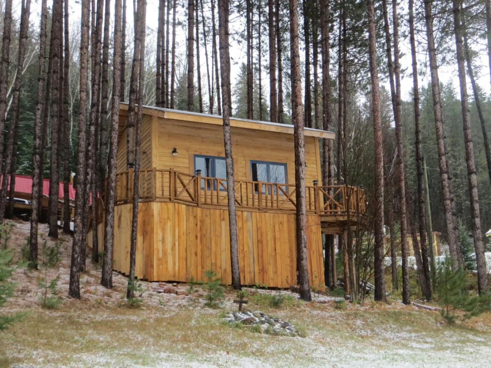 Property building in La maison sous les arbres