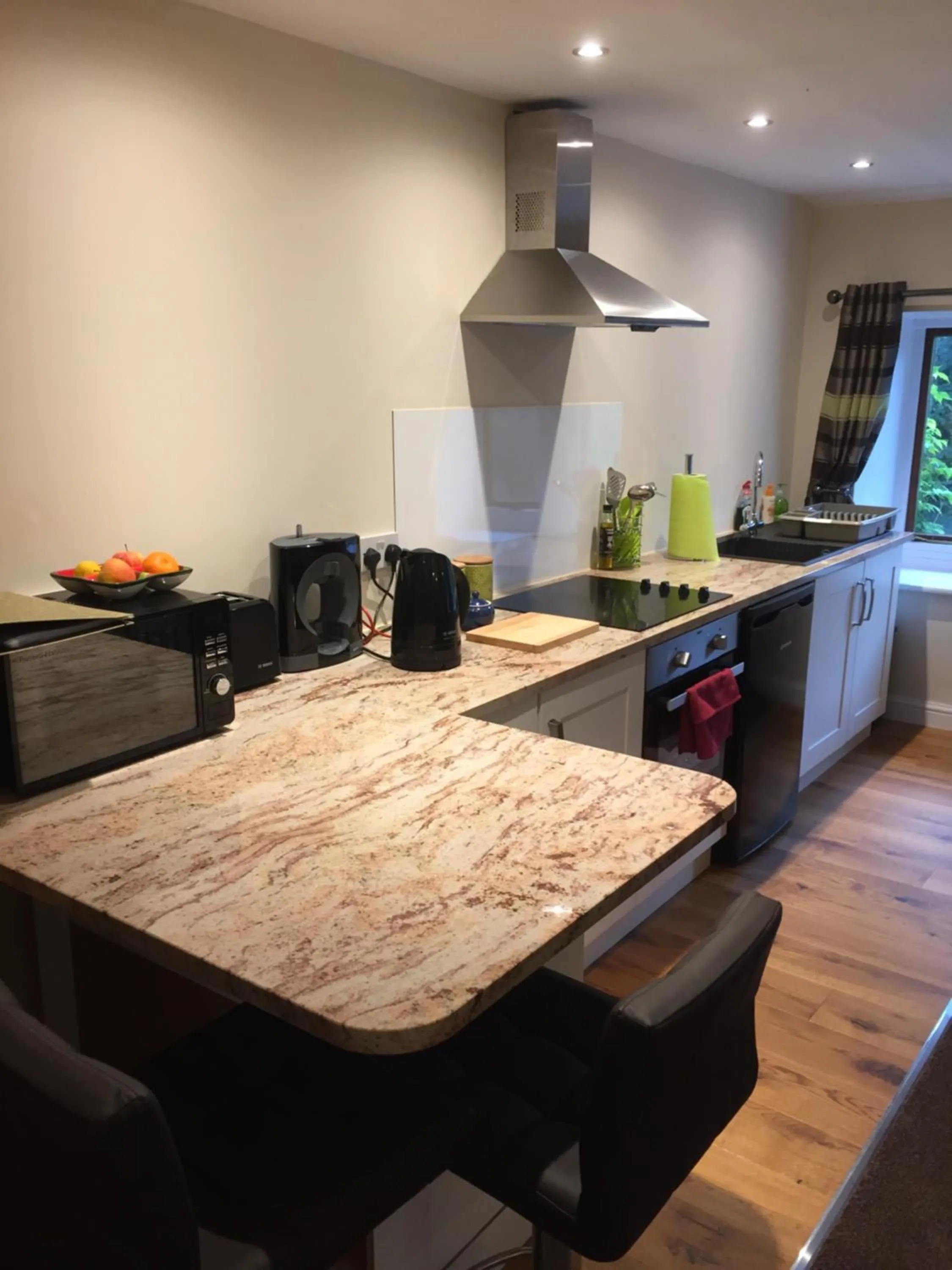 Kitchen or kitchenette in Winwood Apartment