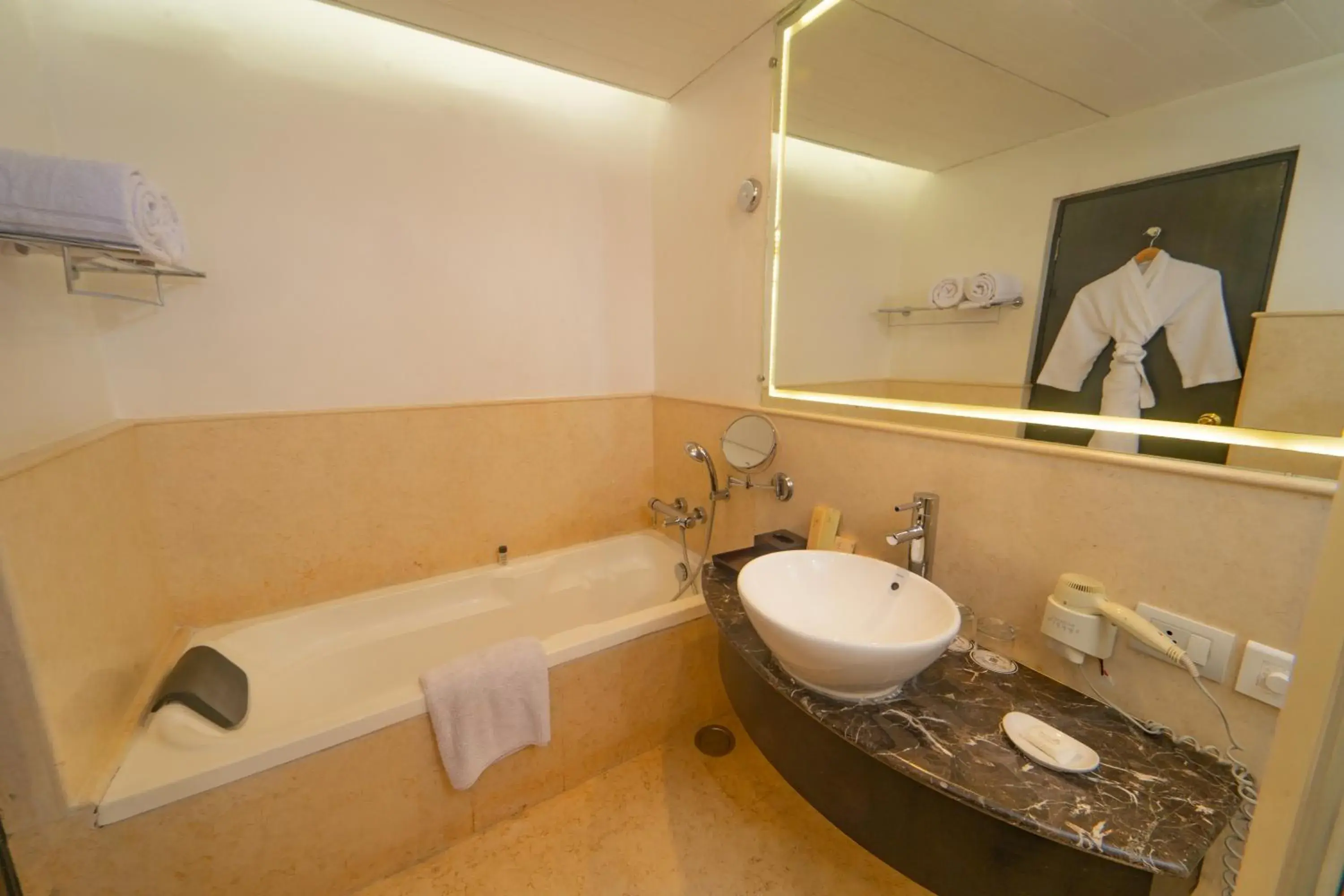 Suite with bathtub - Couple only (No Stag & Children allowed) in Casa De Goa - Boutique Resort - Calangute Suite with bathtub - Couple only (No Stag & Children allowed) in Casa De Goa - Boutique Resort - Calangute